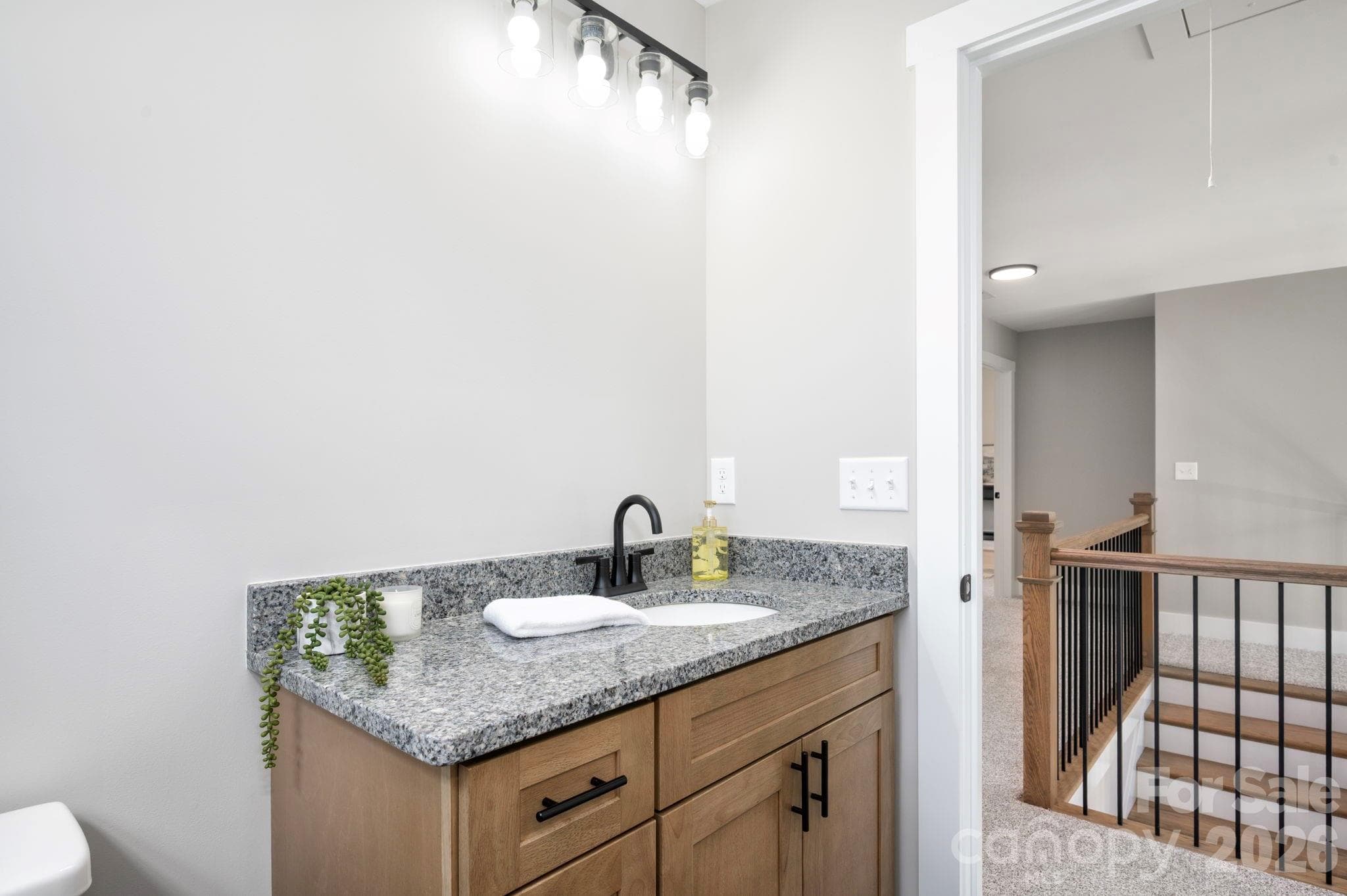 Shared Full Upstairs Bathroom - 9 Myrtle Lee Cove, Arden