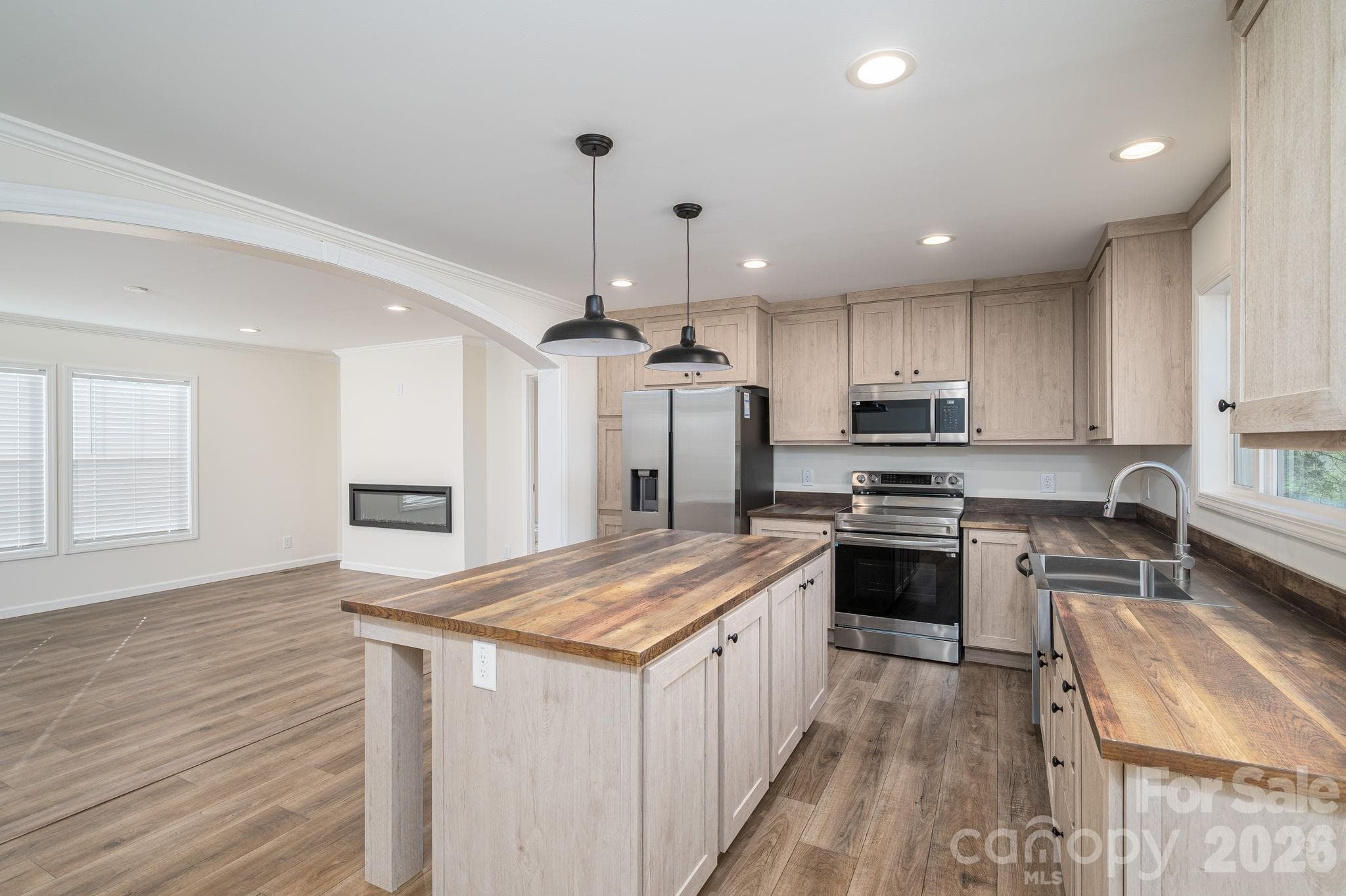 Kitchen - 808 W Eagleview Lane, Lawndale