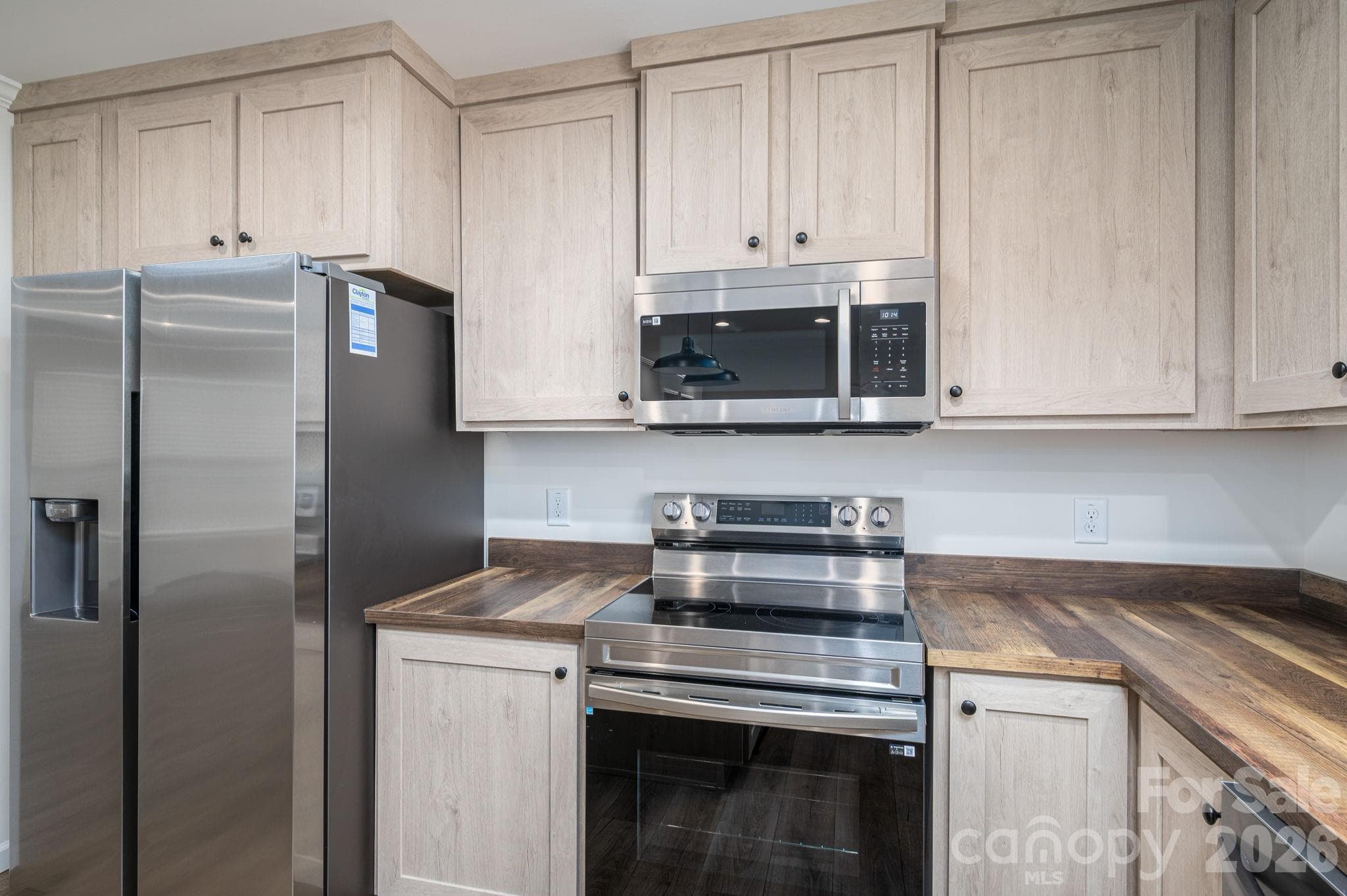 Kitchen - 808 W Eagleview Lane, Lawndale