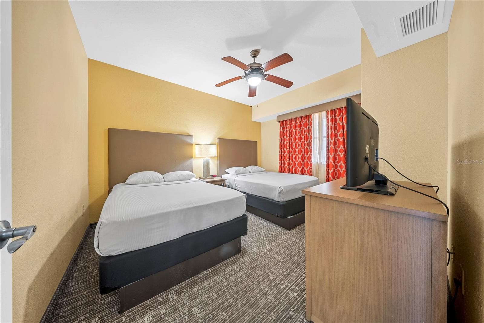 Condo - Hotel at 12527 FLORIDAYS RESORT DR #402E, ORLANDO, photo 13 of 39