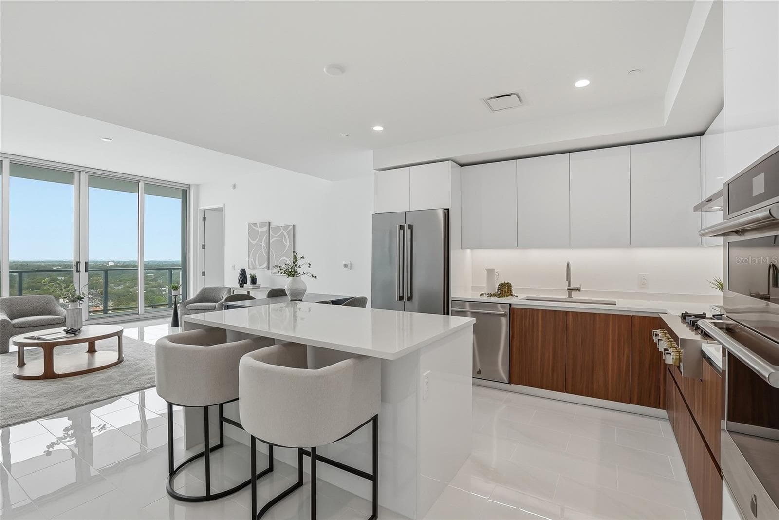 Condominium at 400 CENTRAL AVE #2008, ST PETERSBURG, photo 4 of 71