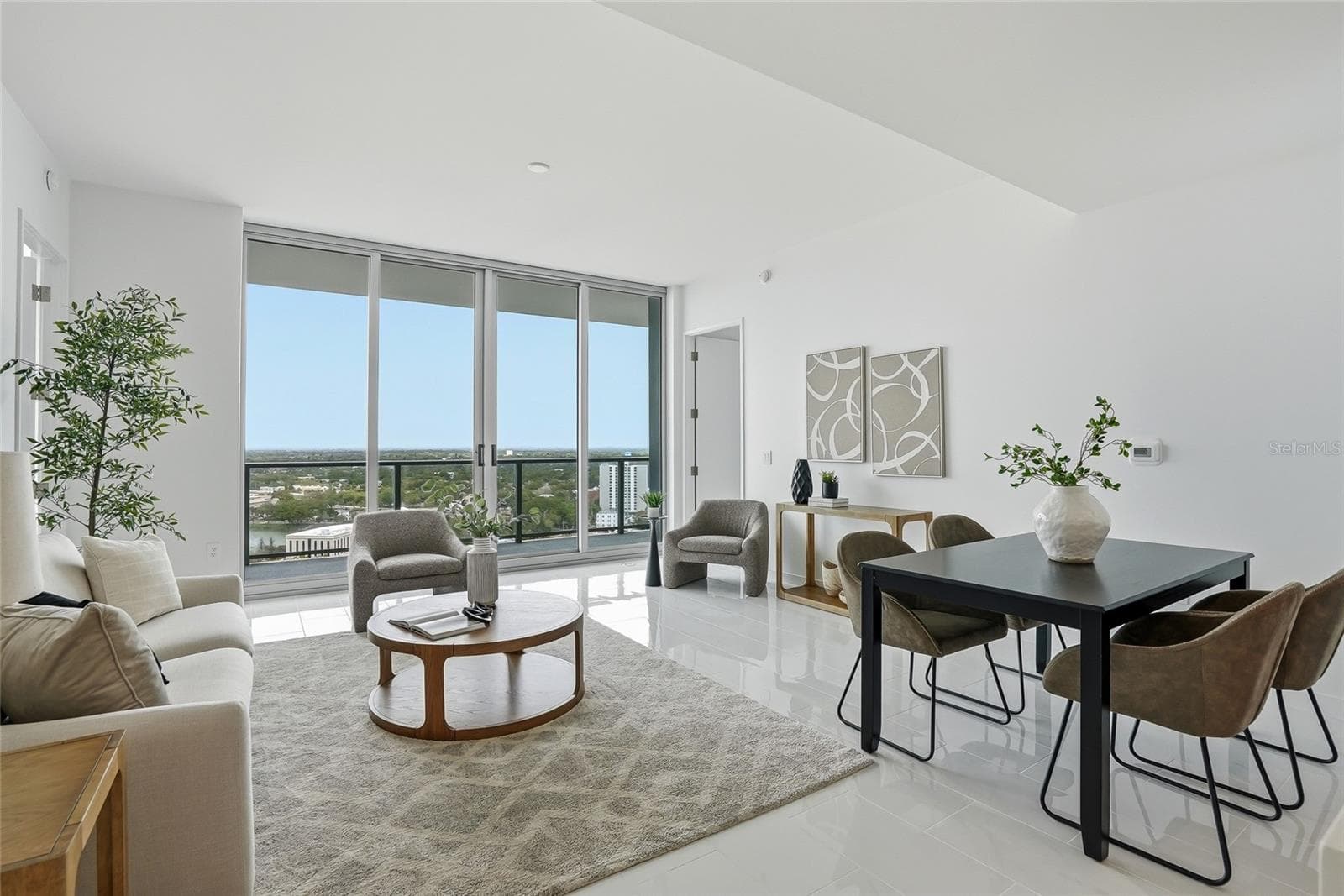 Condominium at 400 CENTRAL AVE #2008, ST PETERSBURG, photo 11 of 71