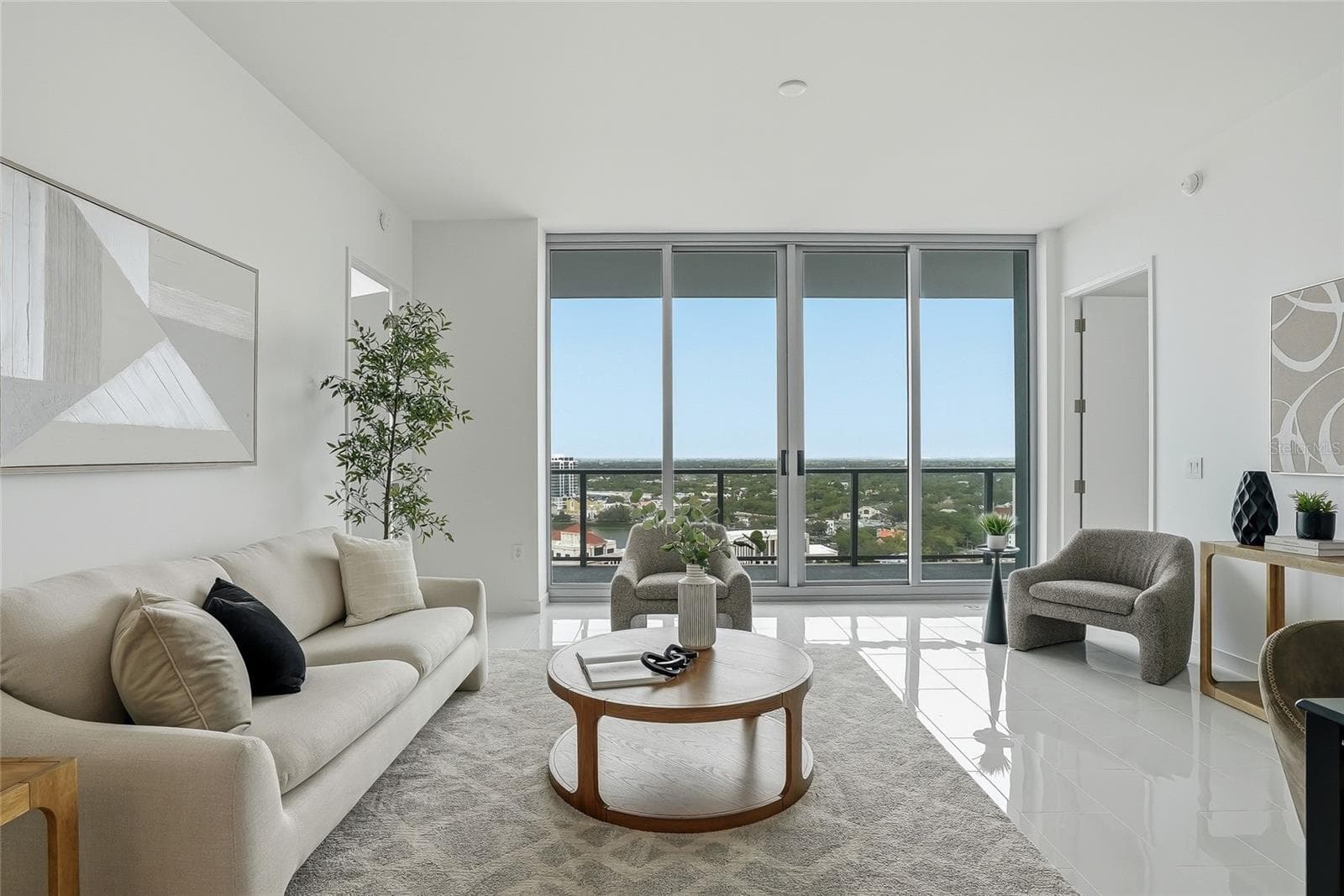 Condominium at 400 CENTRAL AVE #2008, ST PETERSBURG, photo 14 of 71