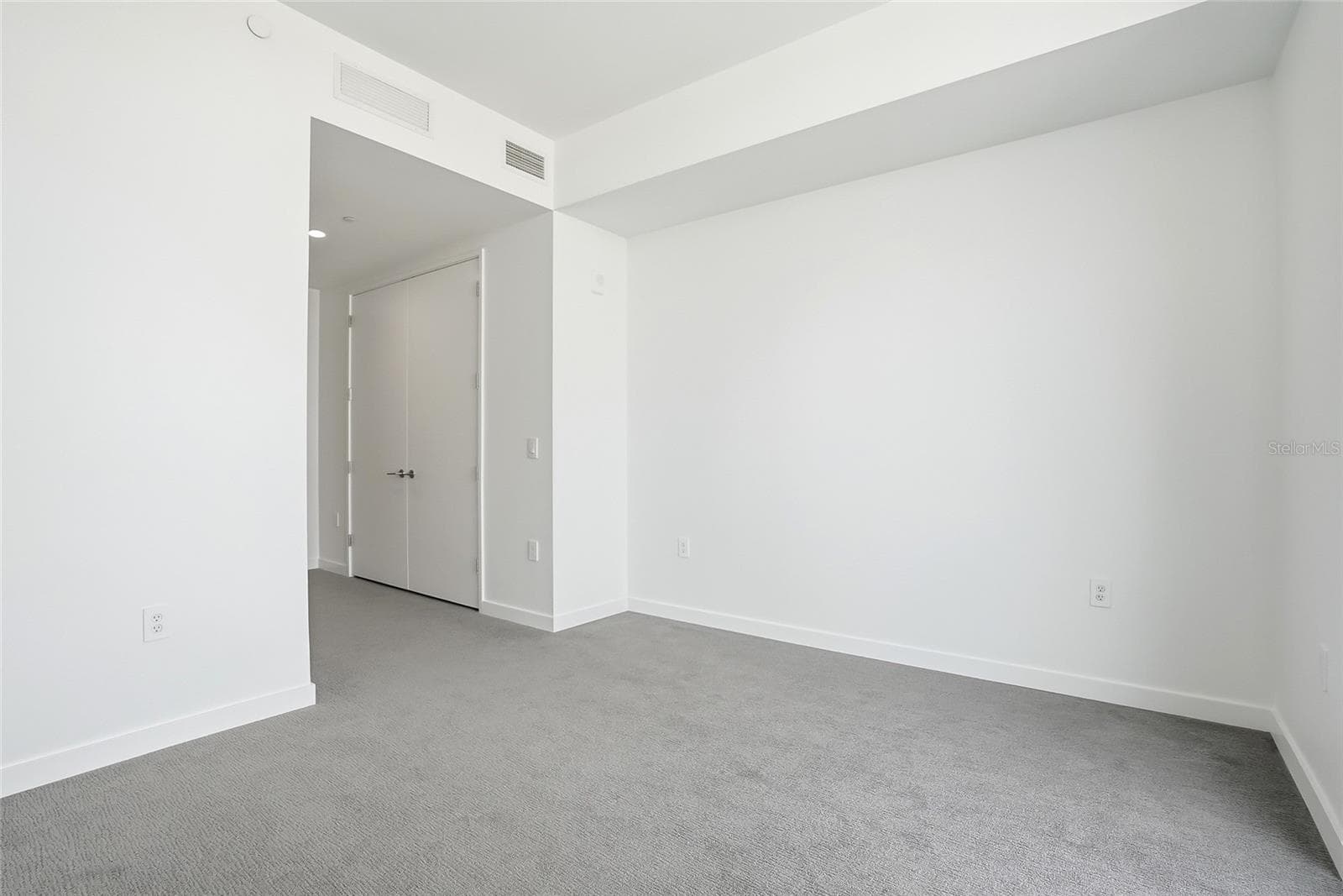 Condominium at 400 CENTRAL AVE #2008, ST PETERSBURG, photo 34 of 71