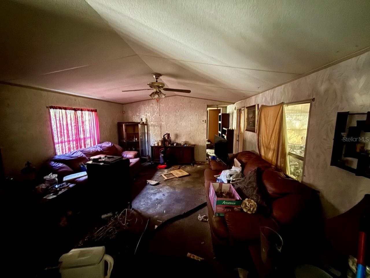 Manufactured Home at 14051 NE 45TH PL, WILLISTON, photo 3 of 25