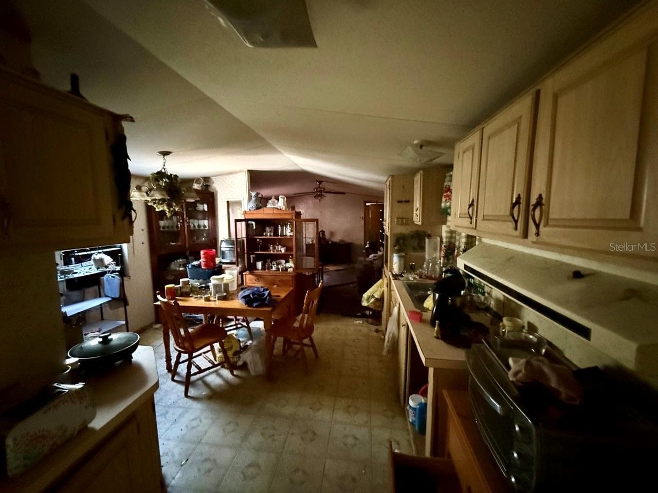 Manufactured Home at 14051 NE 45TH PL, WILLISTON, photo 5 of 25