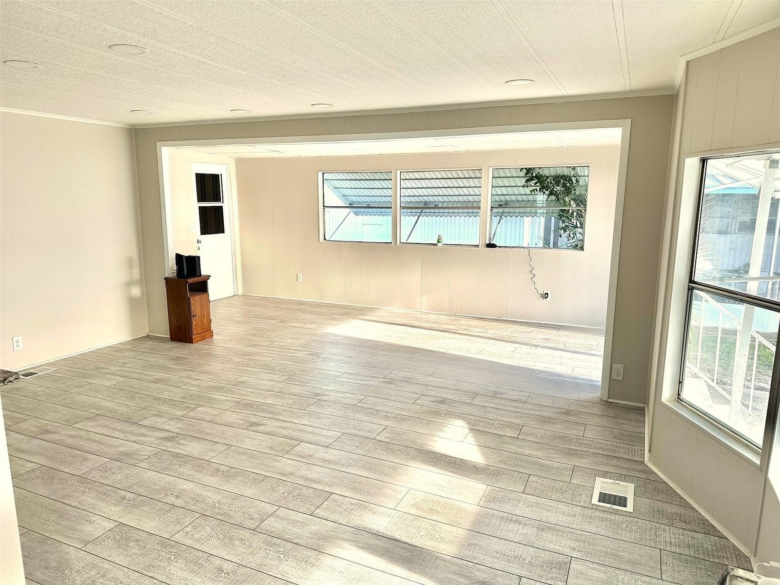 Manufactured Home at 9790 66TH ST N #37, PINELLAS PARK, photo 3 of 13