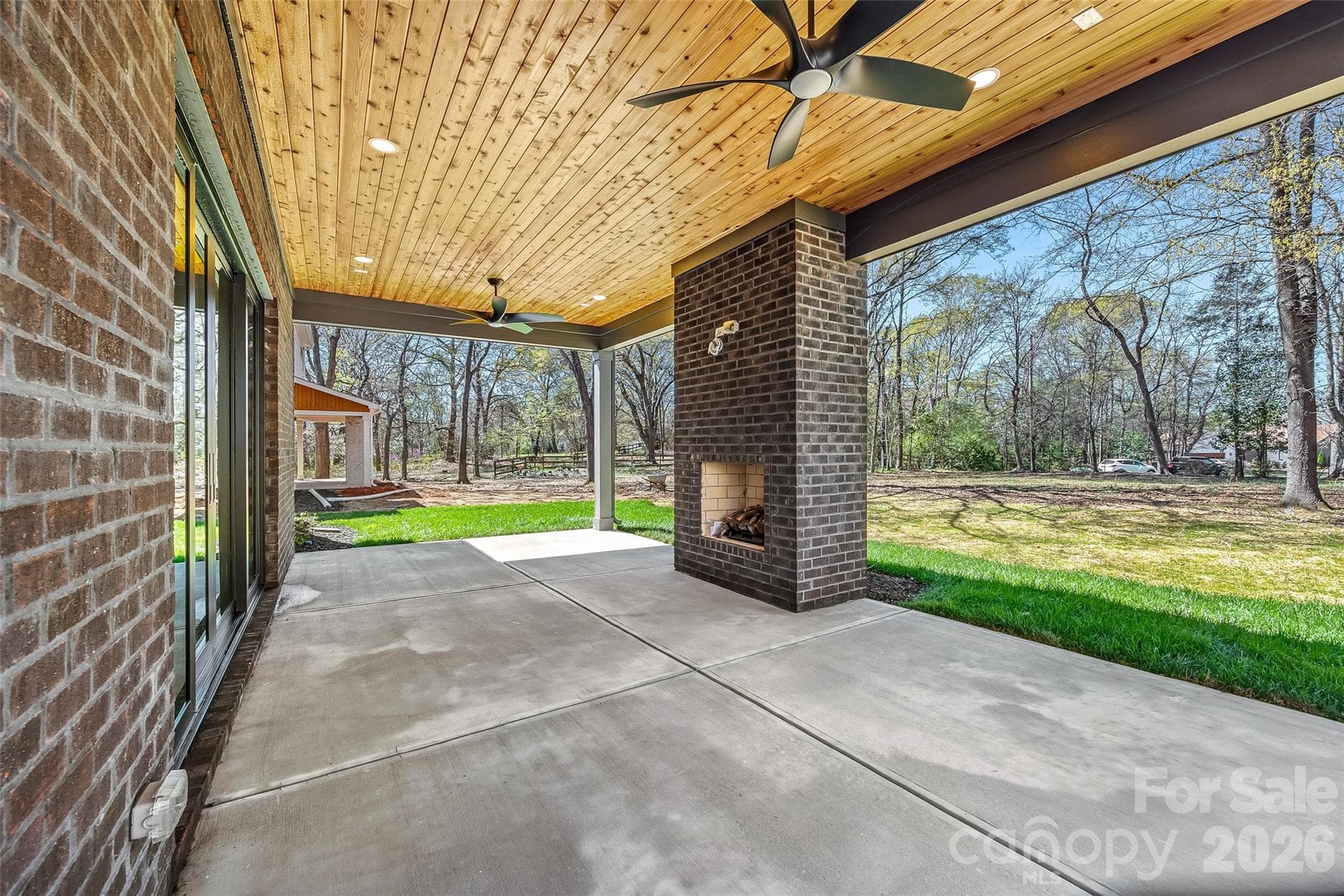 Outdoor gas fireplace - 7109 Essington Drive, Charlotte