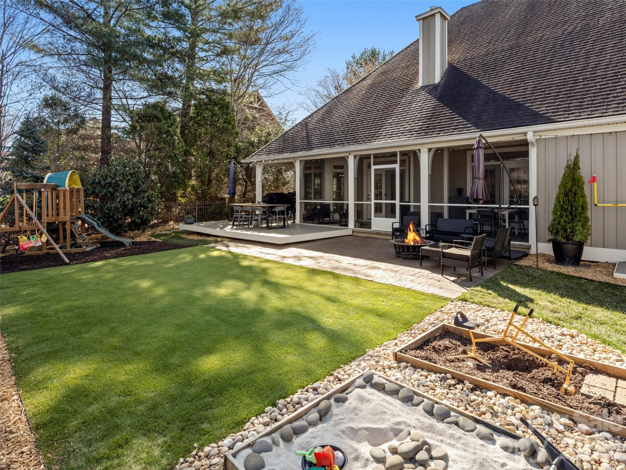 Single Family Residence at 47 Ledgestone Drive, Fairview, photo 33 of 35