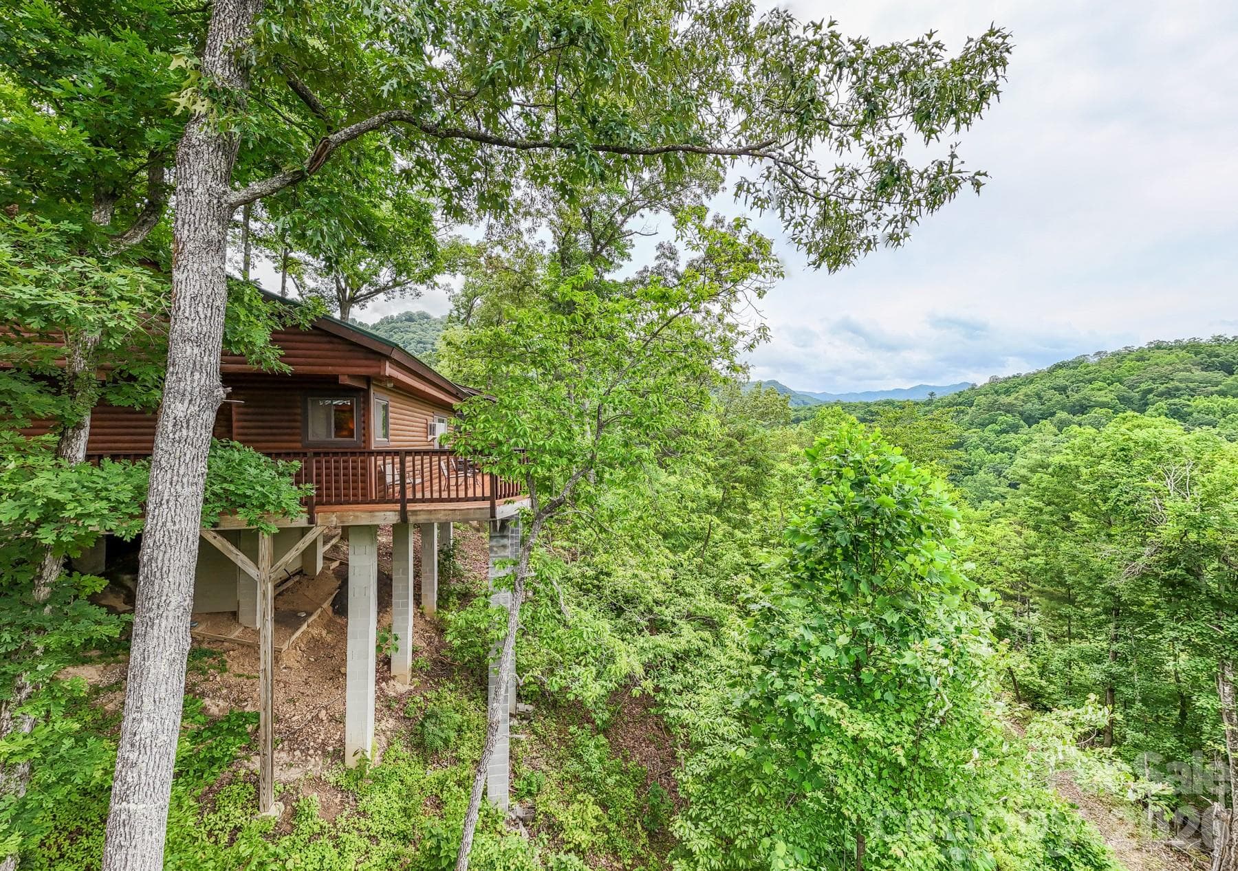 Single Family Residence at 307 Blue Ridge Parkway, Bryson City, photo 2 of 48
