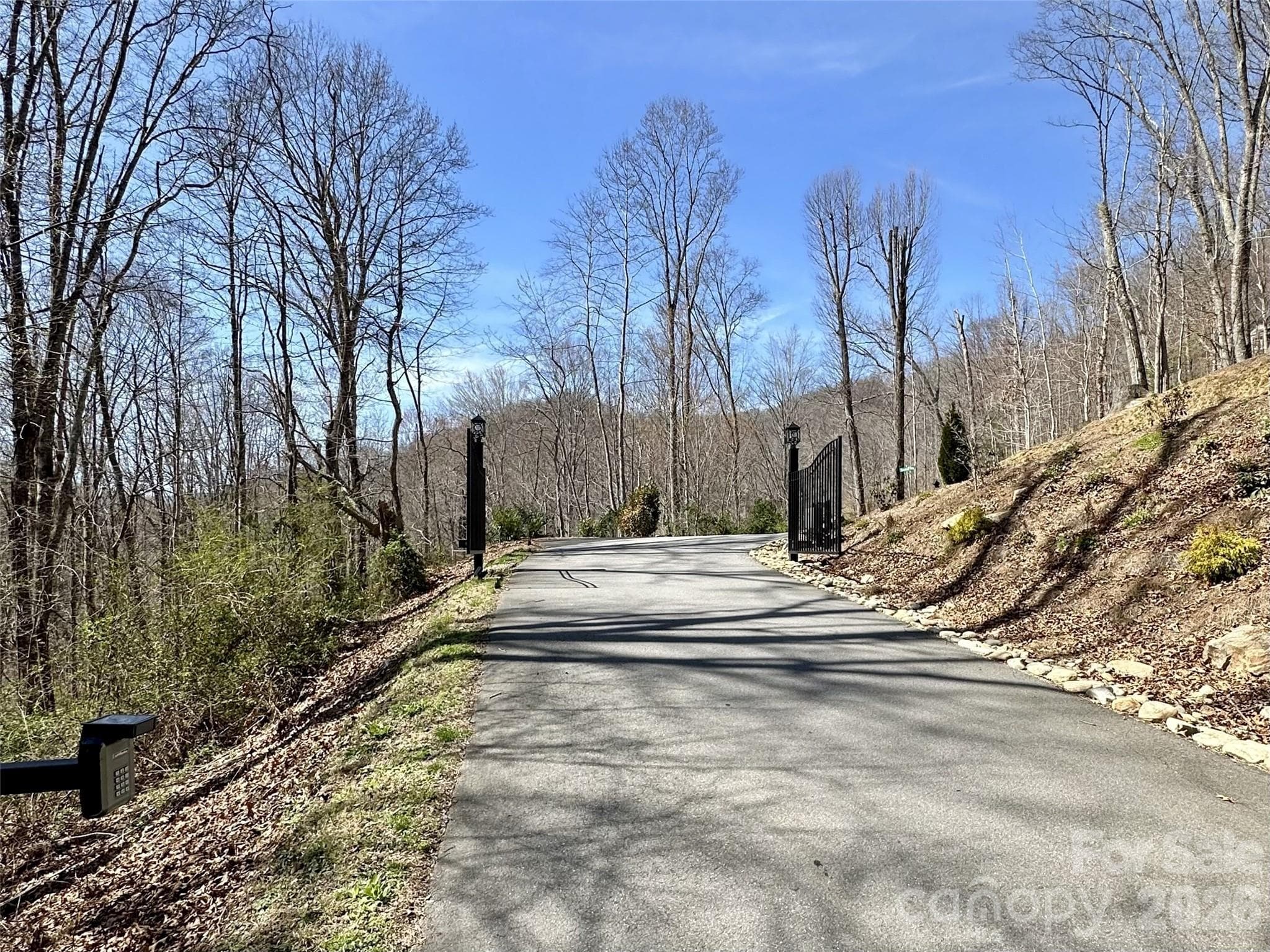 upper deeded access through gated community - Waynesville