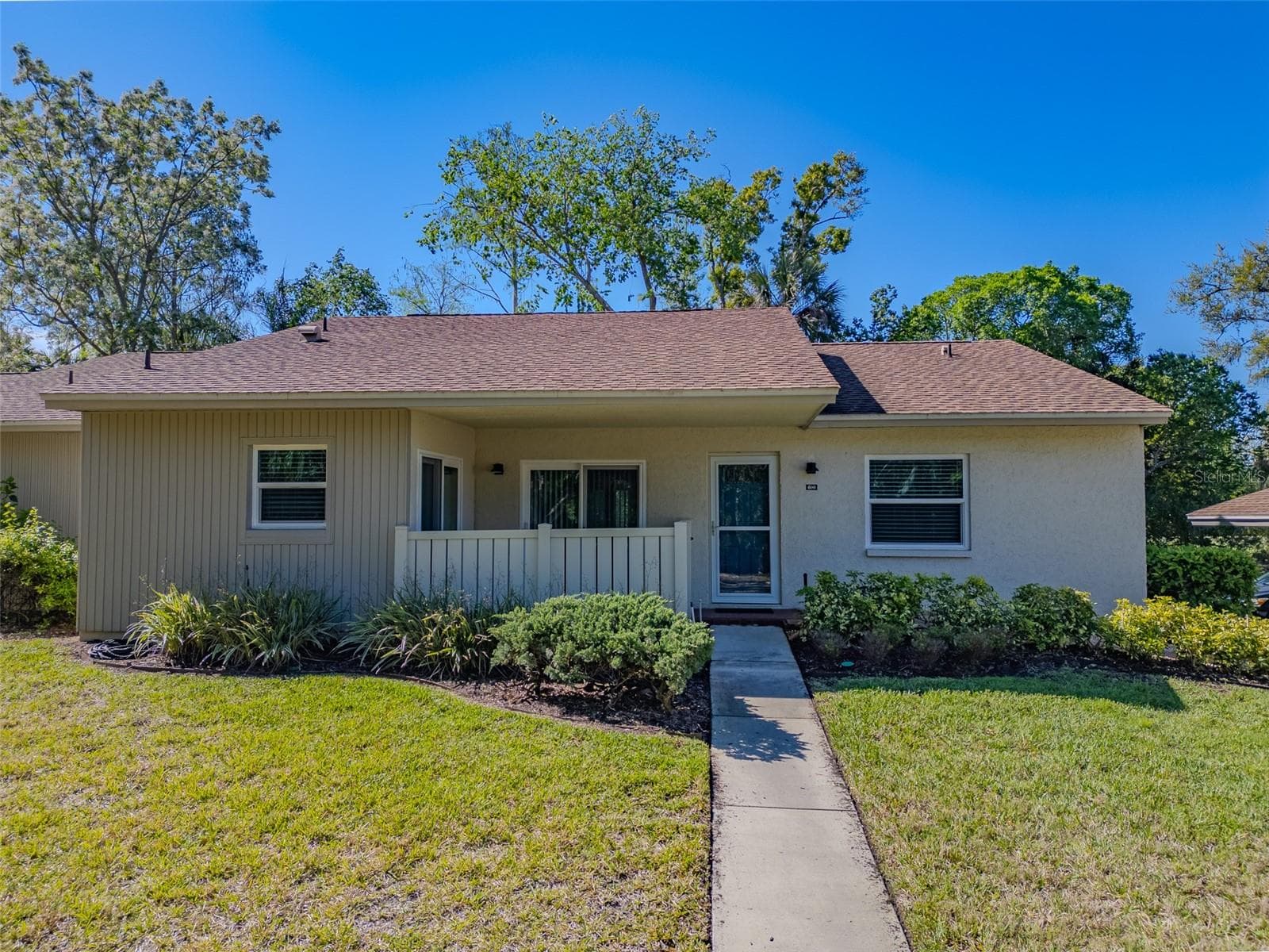600 S WOODLANDS DR