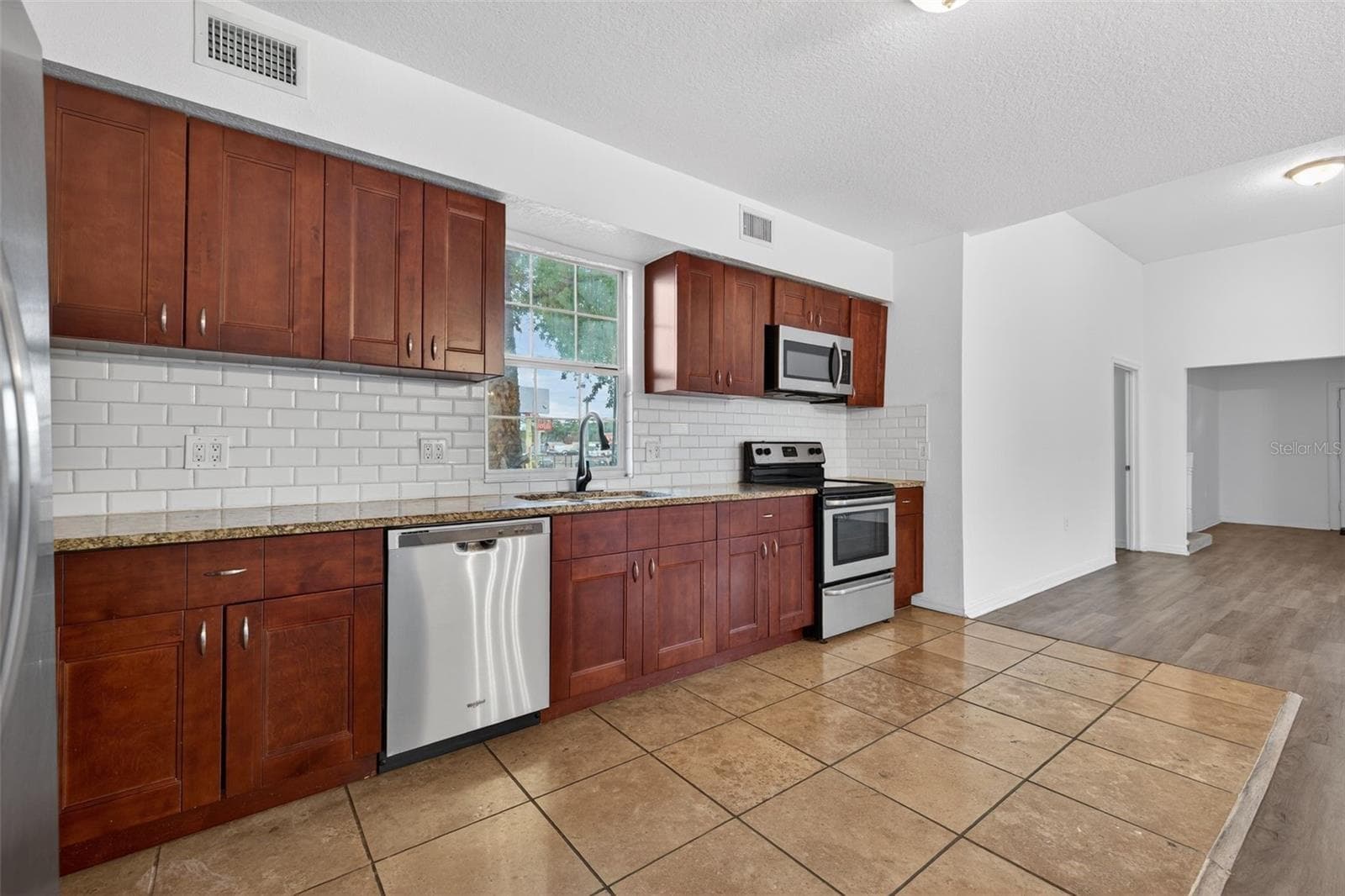 Single Family Residence at 105 W COLUMBUS DR, TAMPA, photo 9 of 32