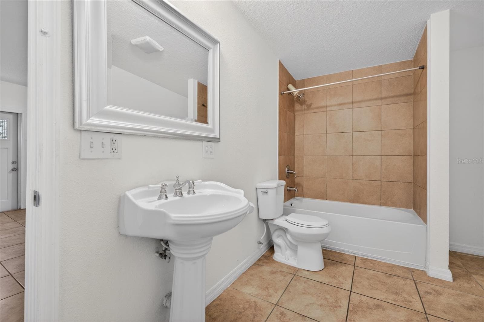 Single Family Residence at 105 W COLUMBUS DR, TAMPA, photo 14 of 32