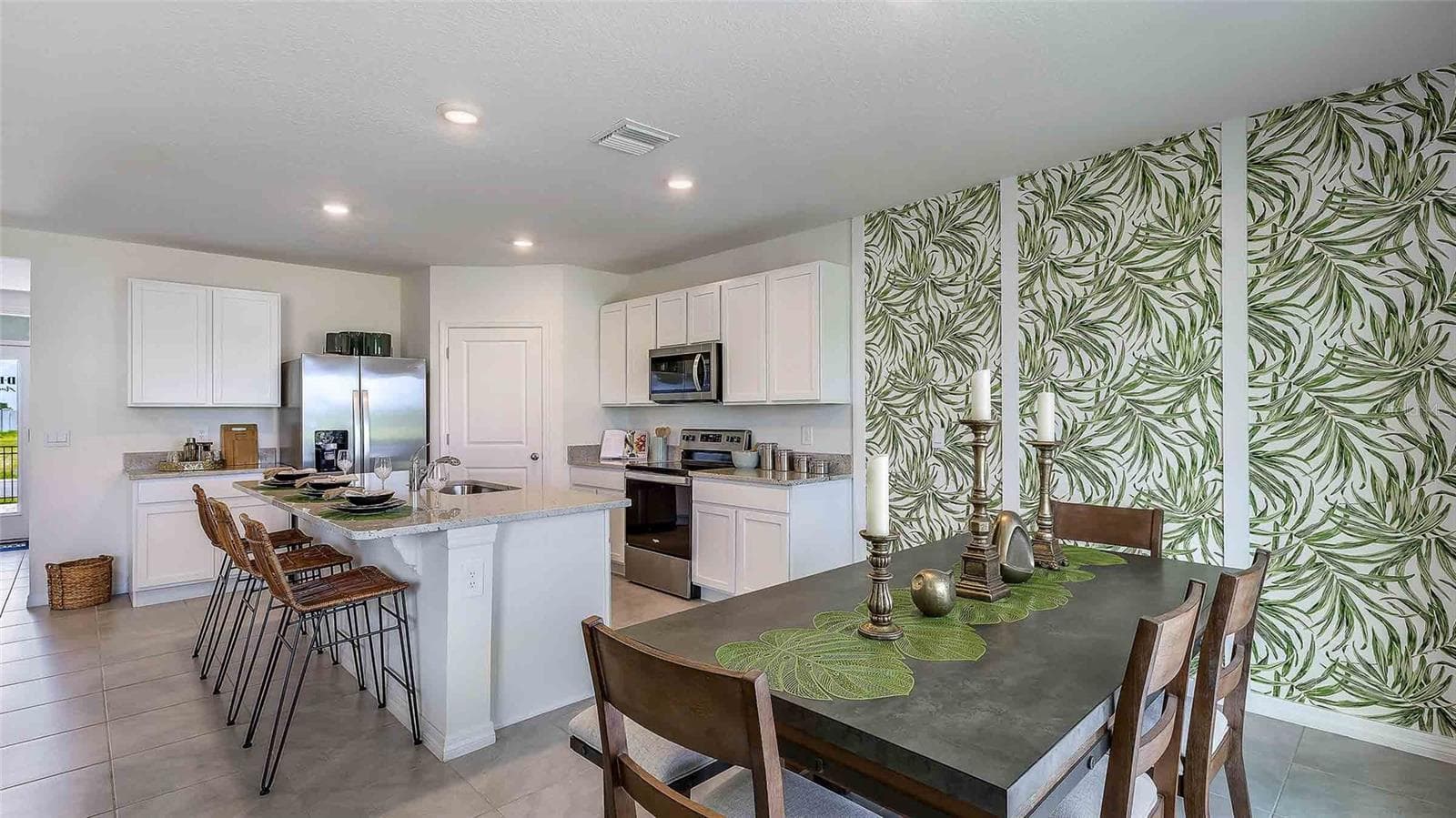 Single Family Residence at 3809 SILVER STRAND TRL, PALMETTO, photo 3 of 28