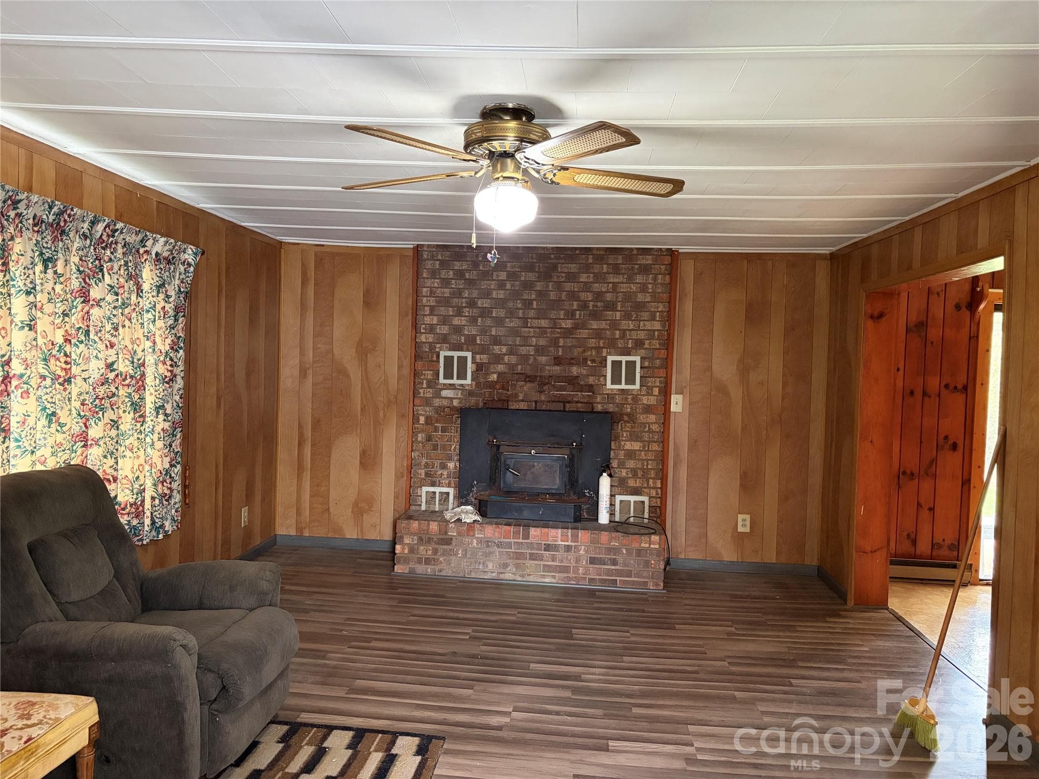 Single Family Residence at Weaverville, photo 6 of 17