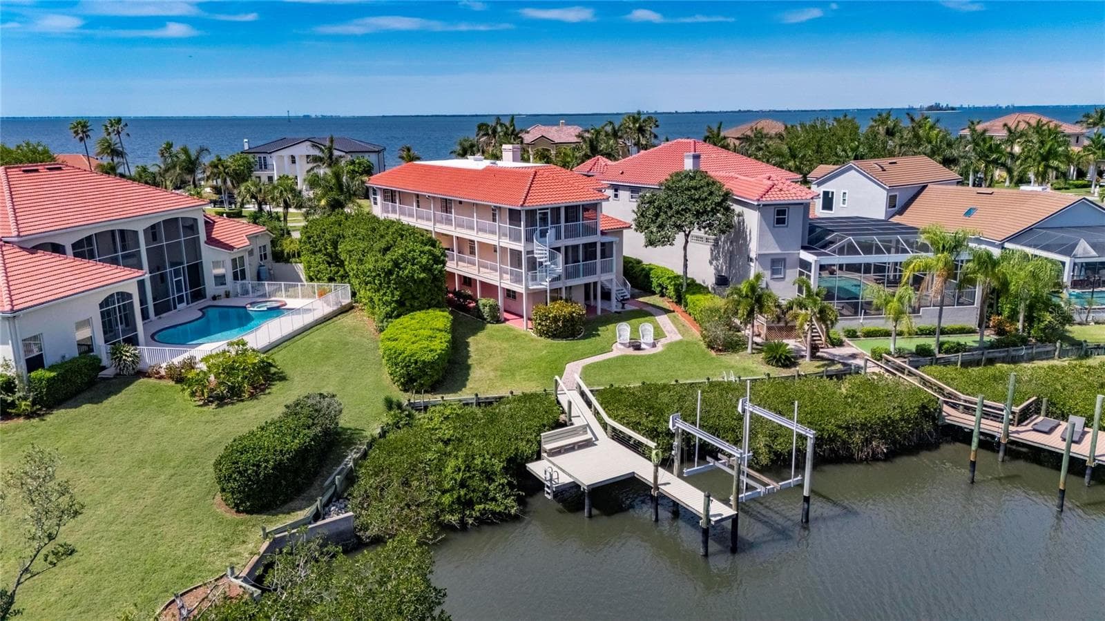 Single Family Residence at 6107 MARBELLA BLVD, APOLLO BEACH, photo 7 of 95