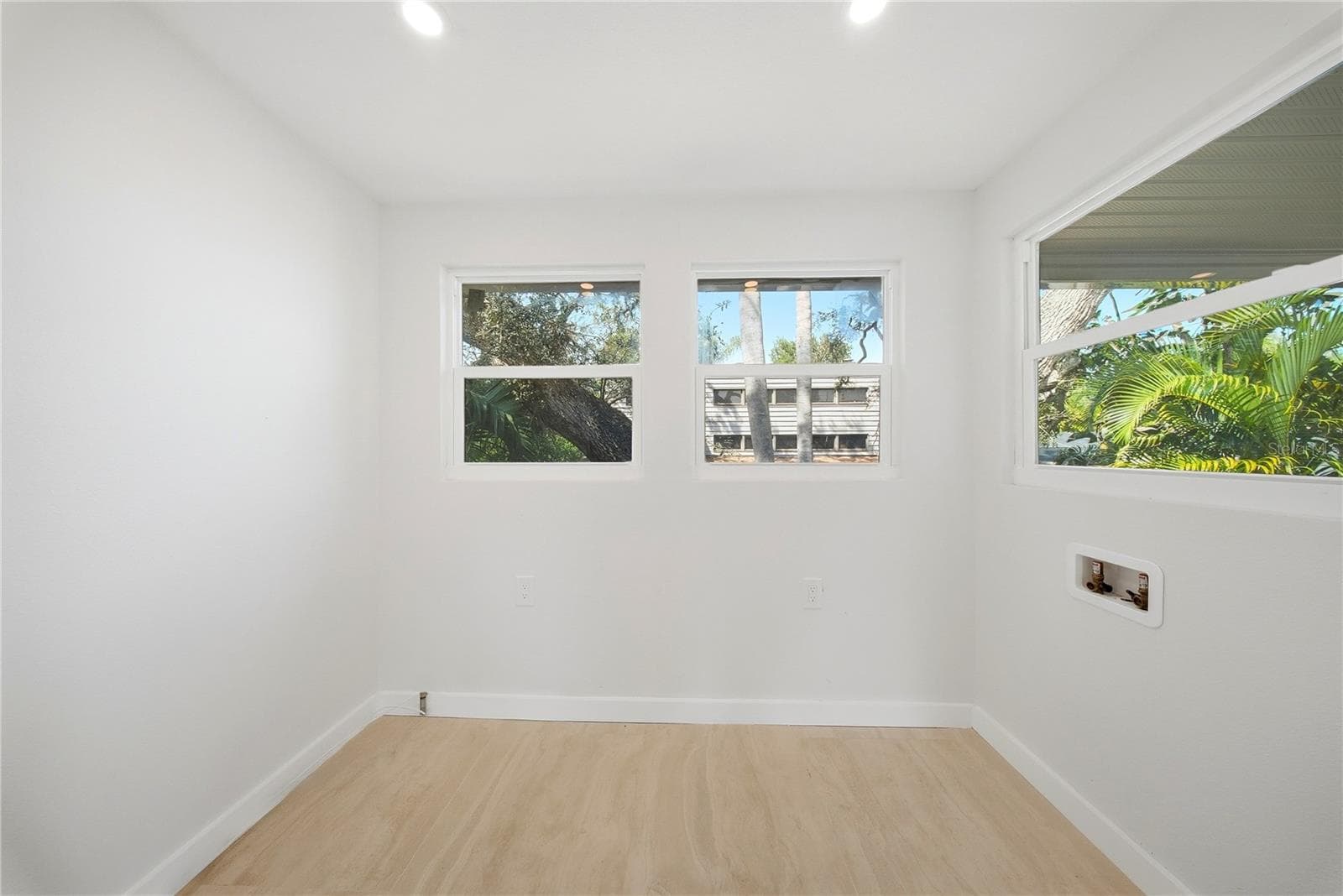 Main Living Space Closet w/ Washer Hookups - 1109 CHARLES ST, CLEARWATER