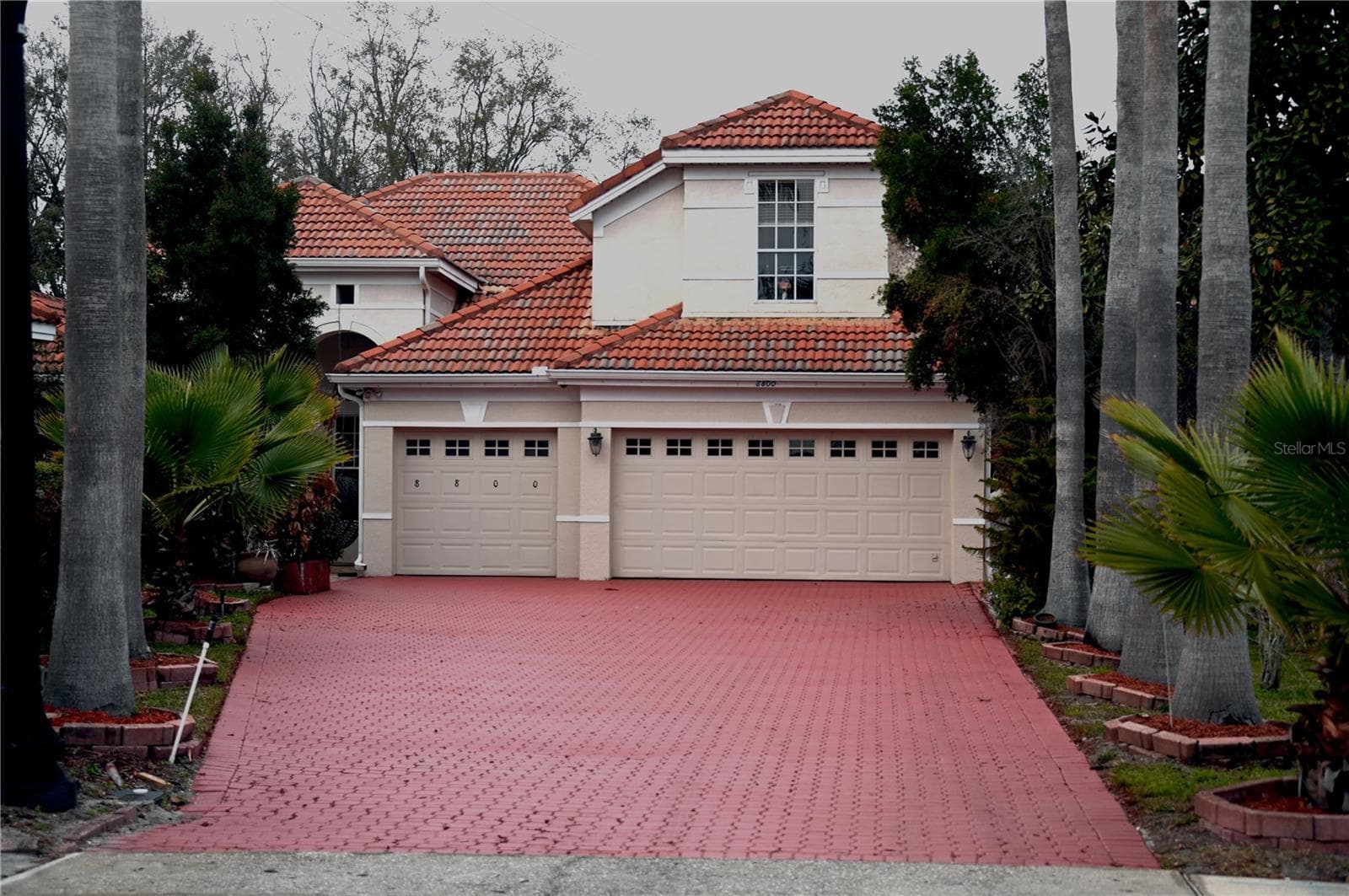 8800 OAK LANDINGS CT