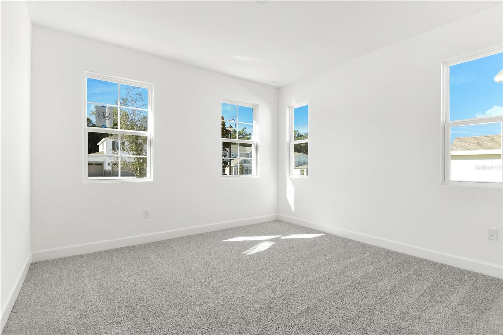 Single Family Residence at 740 WEKIVA RIDGE DR, MOUNT DORA, photo 4 of 18