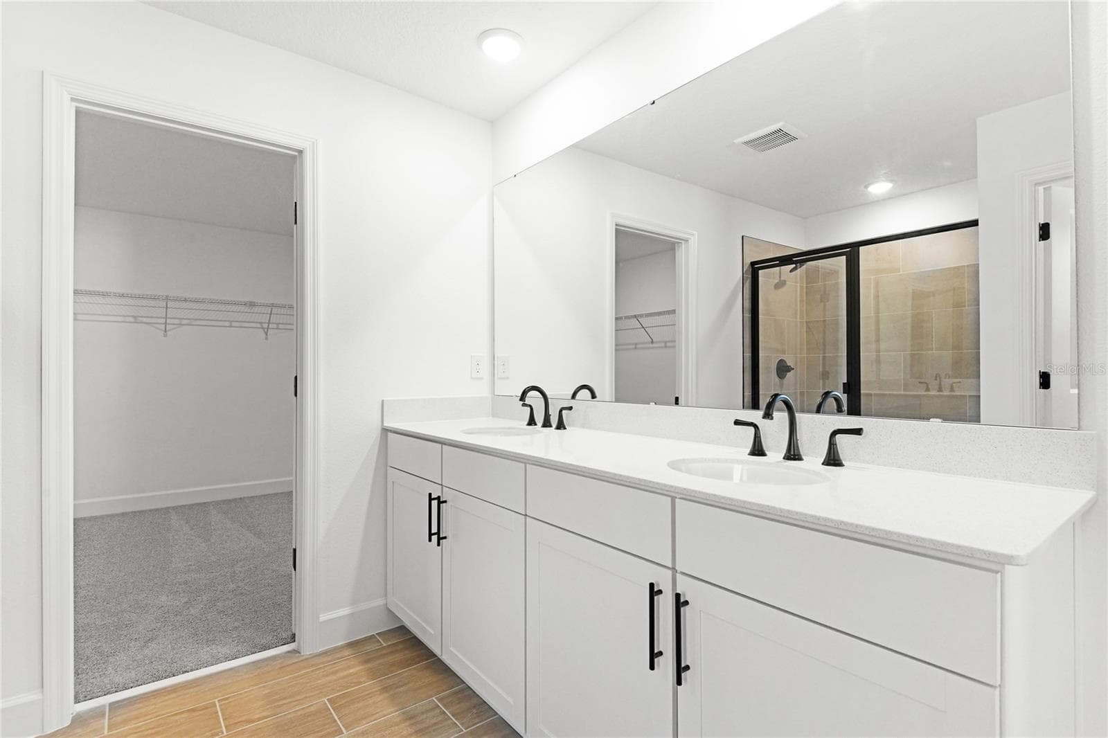Single Family Residence at 740 WEKIVA RIDGE DR, MOUNT DORA, photo 12 of 18