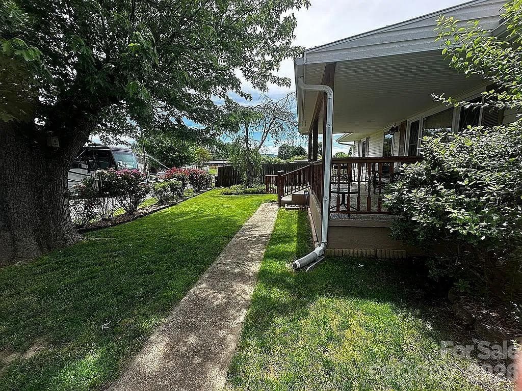Level Fenced Front Yard - Brevard