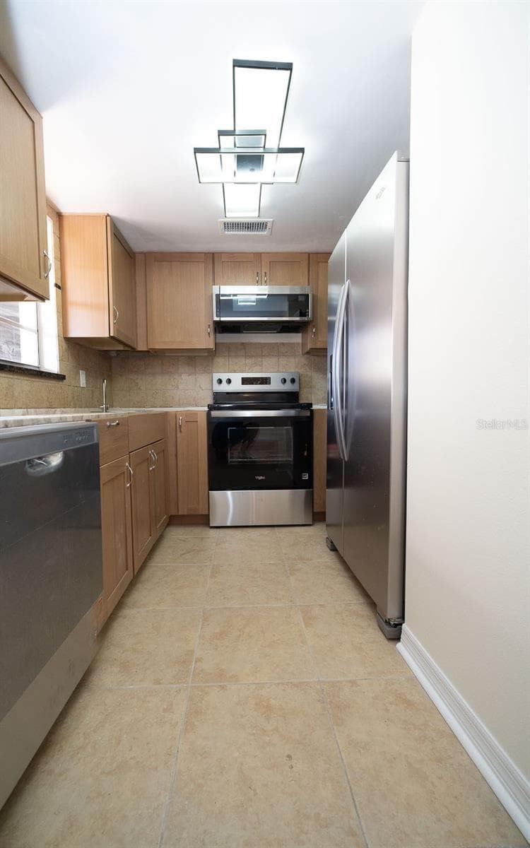 Condominium at 4807 MARINE PKWY #103, NEW PORT RICHEY, photo 23 of 47