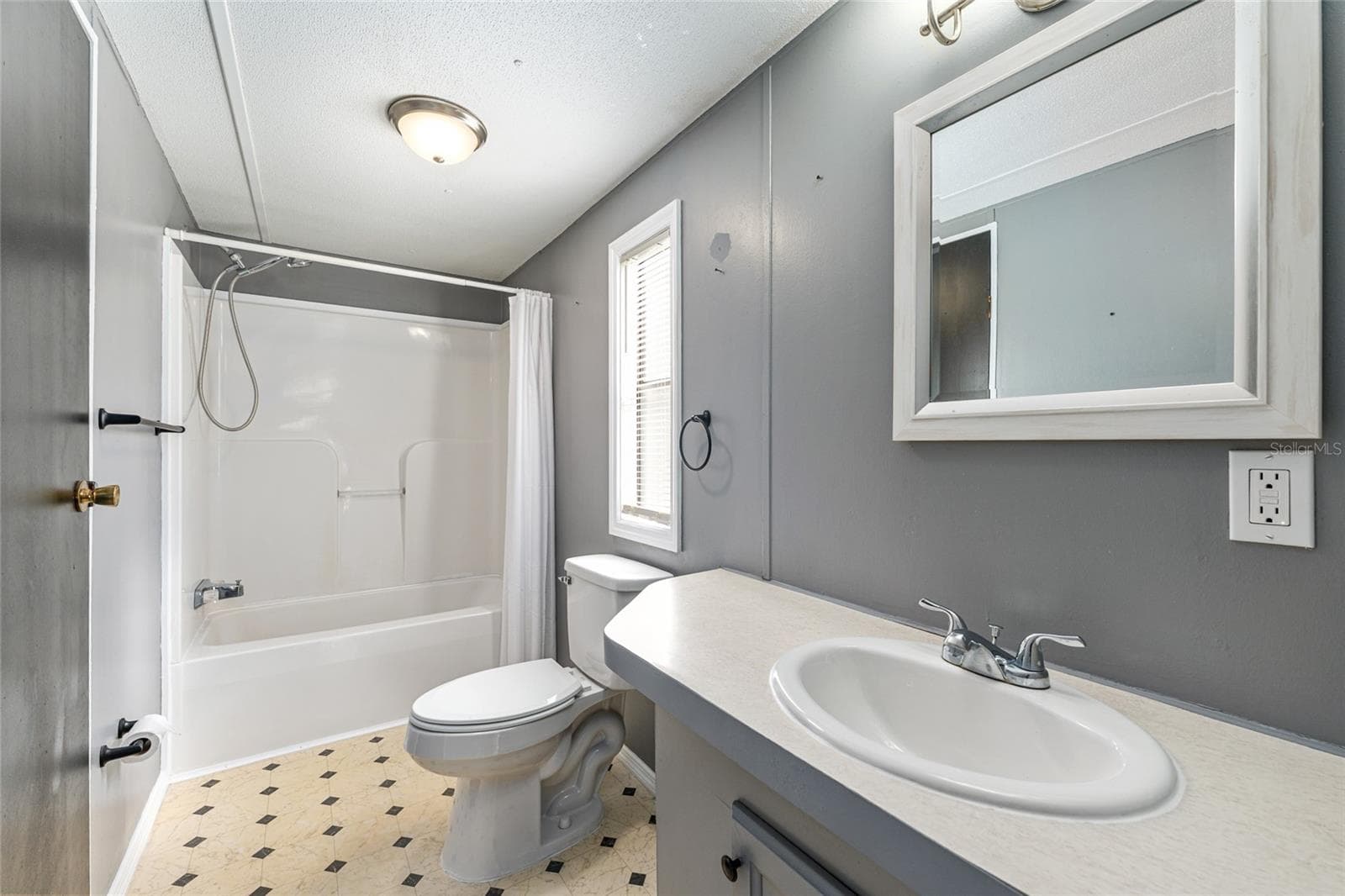 Manufactured Home at 5600 SE 39TH ST, TRENTON, photo 30 of 101