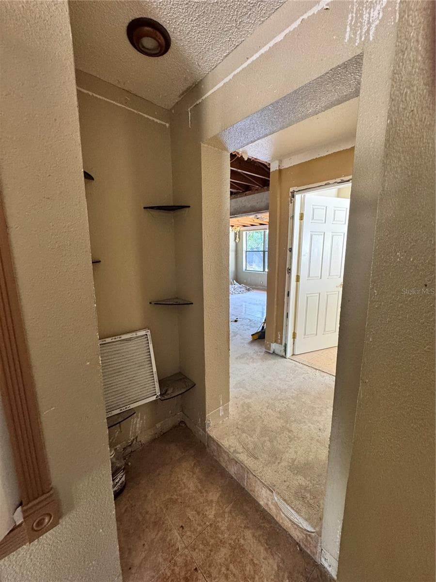 Single Family Residence at 651 69TH AVE S, ST PETERSBURG, photo 6 of 15