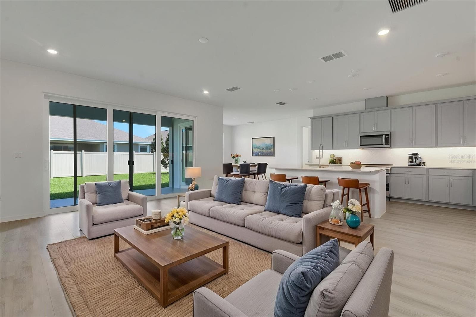 Virtually Staged - 17417 VALLEYWOOD PKWY, LAND O LAKES