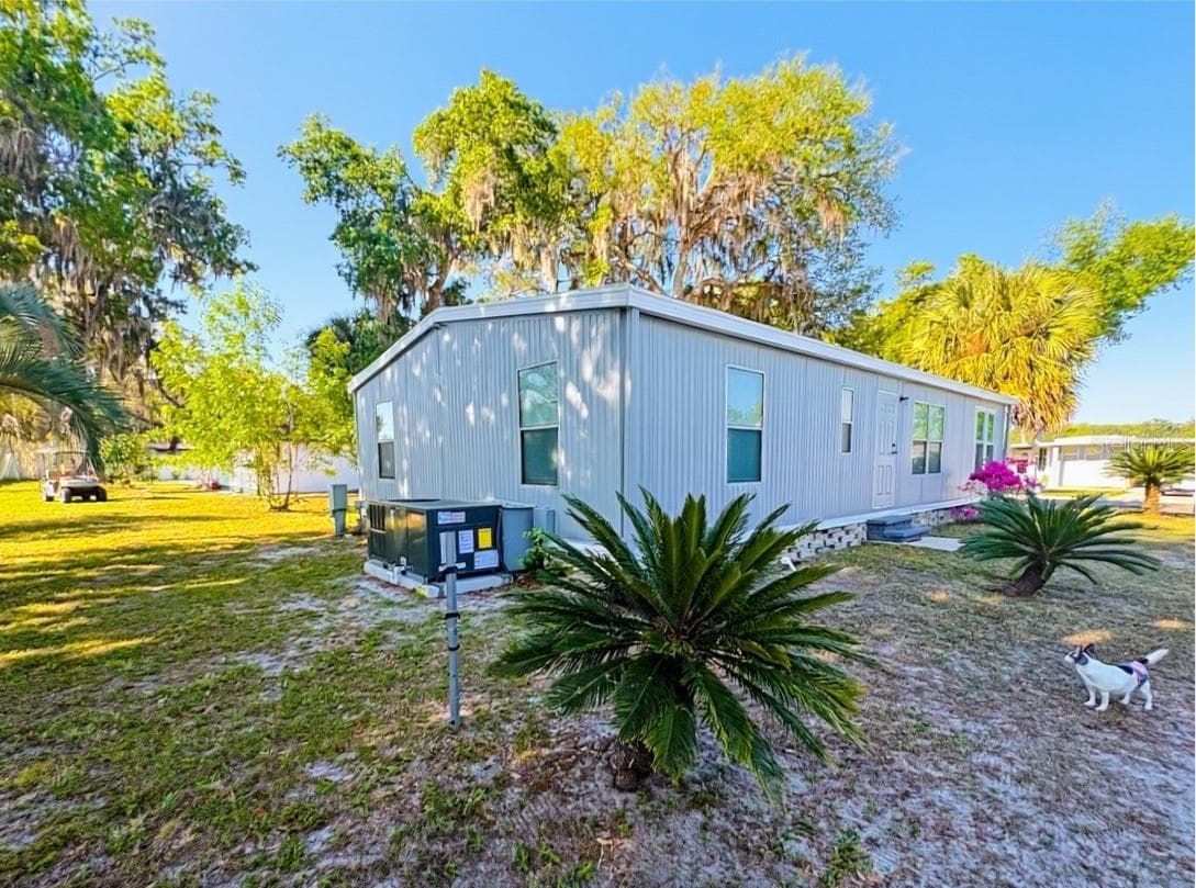 Manufactured Home at 108 N TIMBER TRL, WILDWOOD, photo 4 of 24