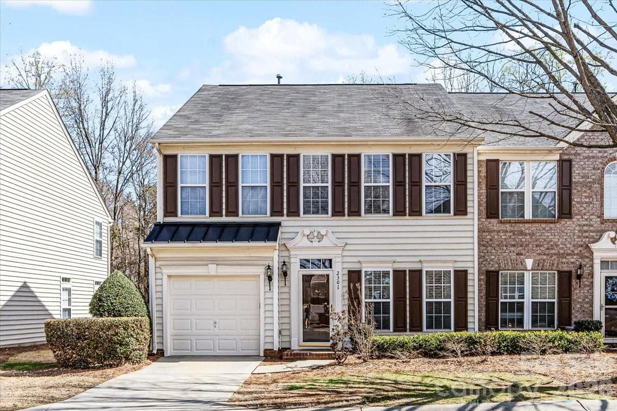 Townhouse at Charlotte, photo 2 of 28