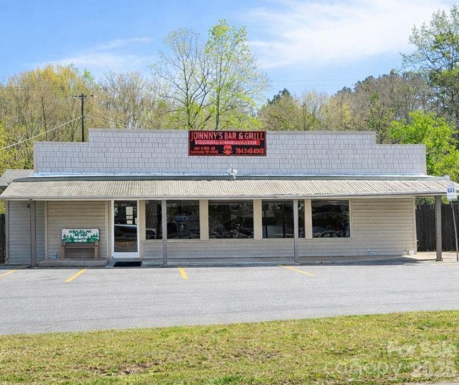 1519 W NC Hwy 150 Highway