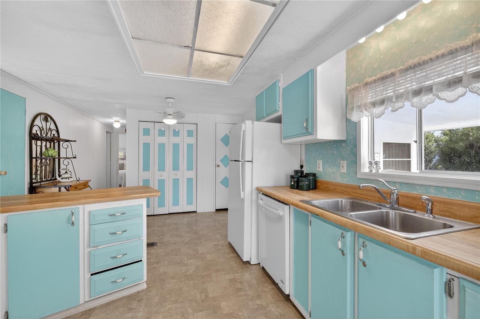 Kitchen - 1349 SEAGULL DR, ENGLEWOOD