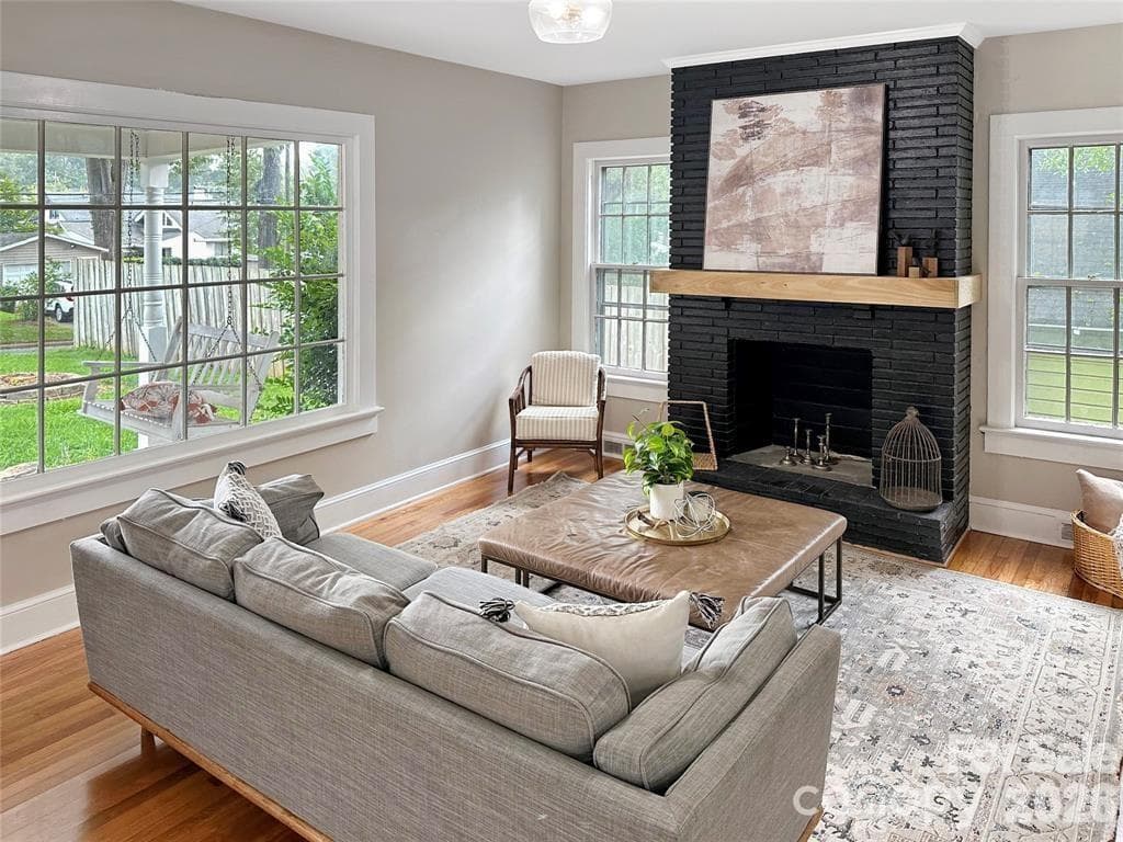 Living Room - 317 8th Street NW, Hickory