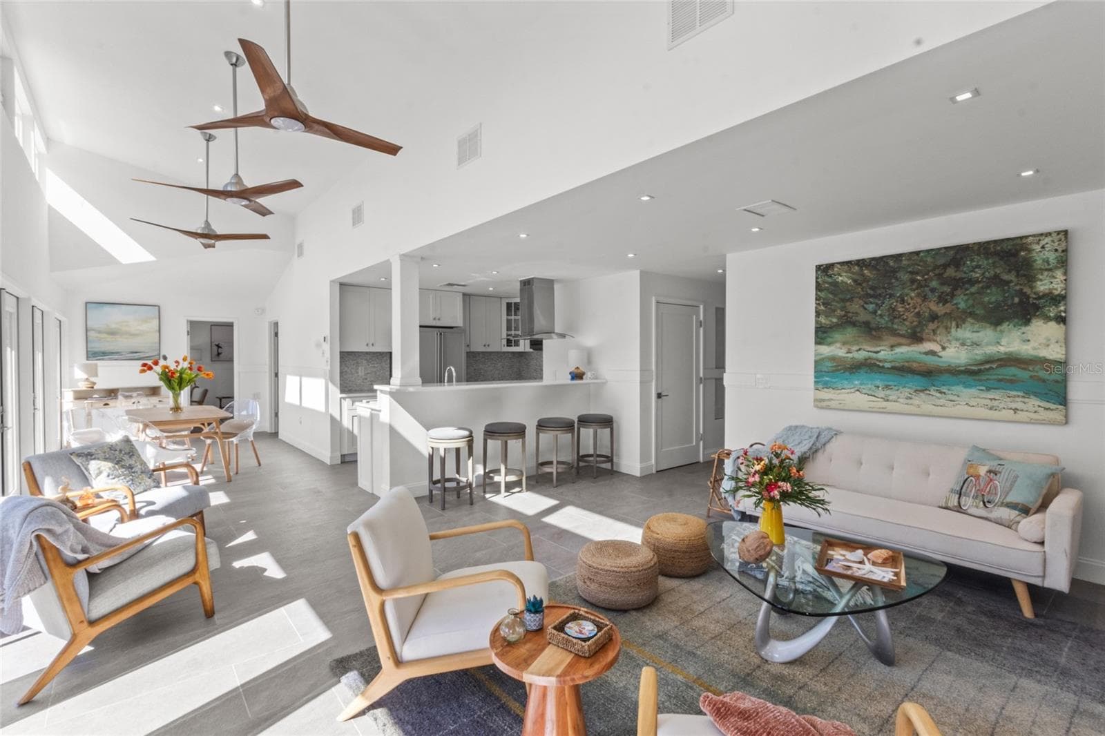 Single Family Residence at 624 SAINT JUDES DR, LONGBOAT KEY, photo 6 of 43