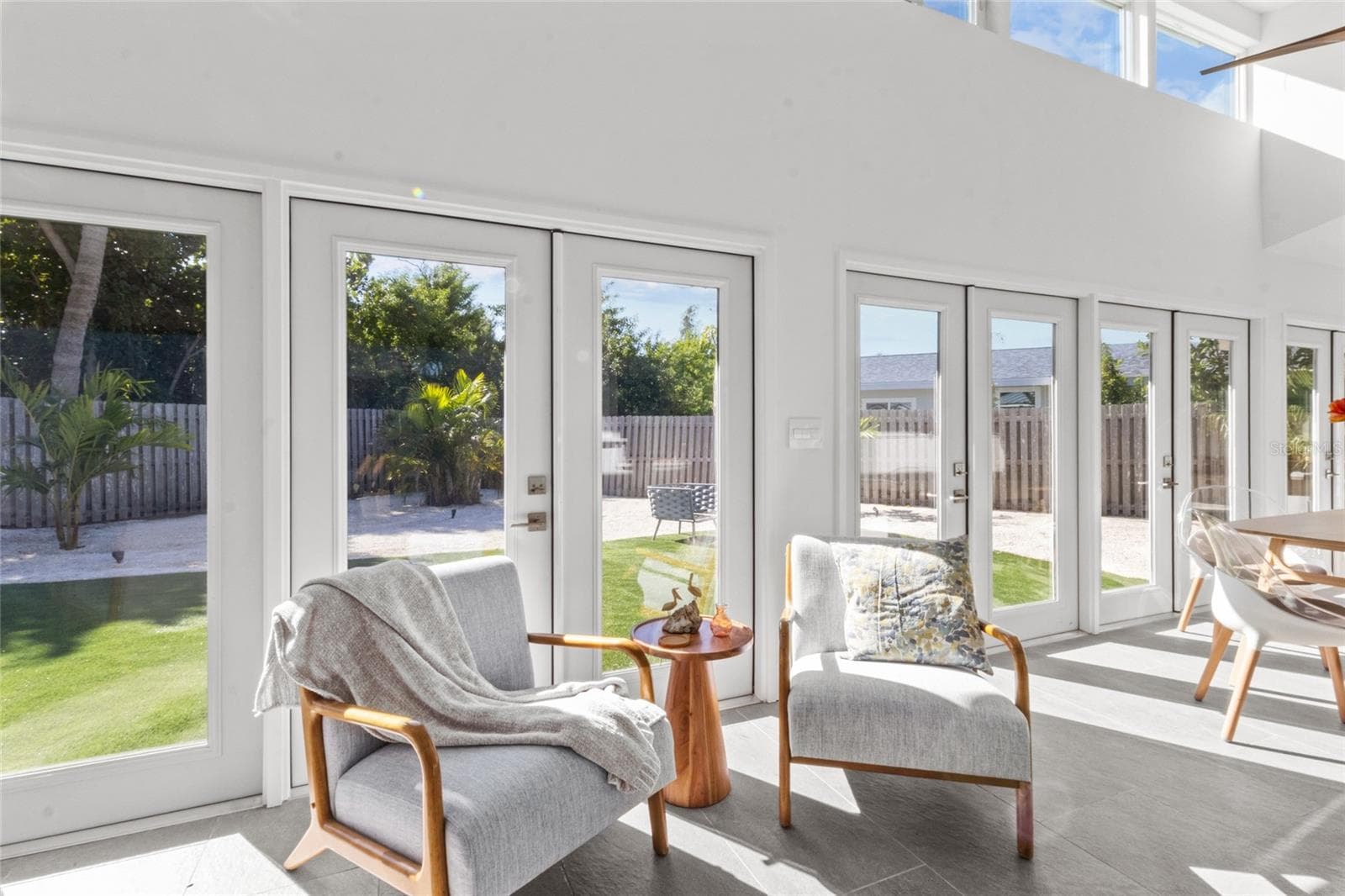 Single Family Residence at 624 SAINT JUDES DR, LONGBOAT KEY, photo 10 of 43