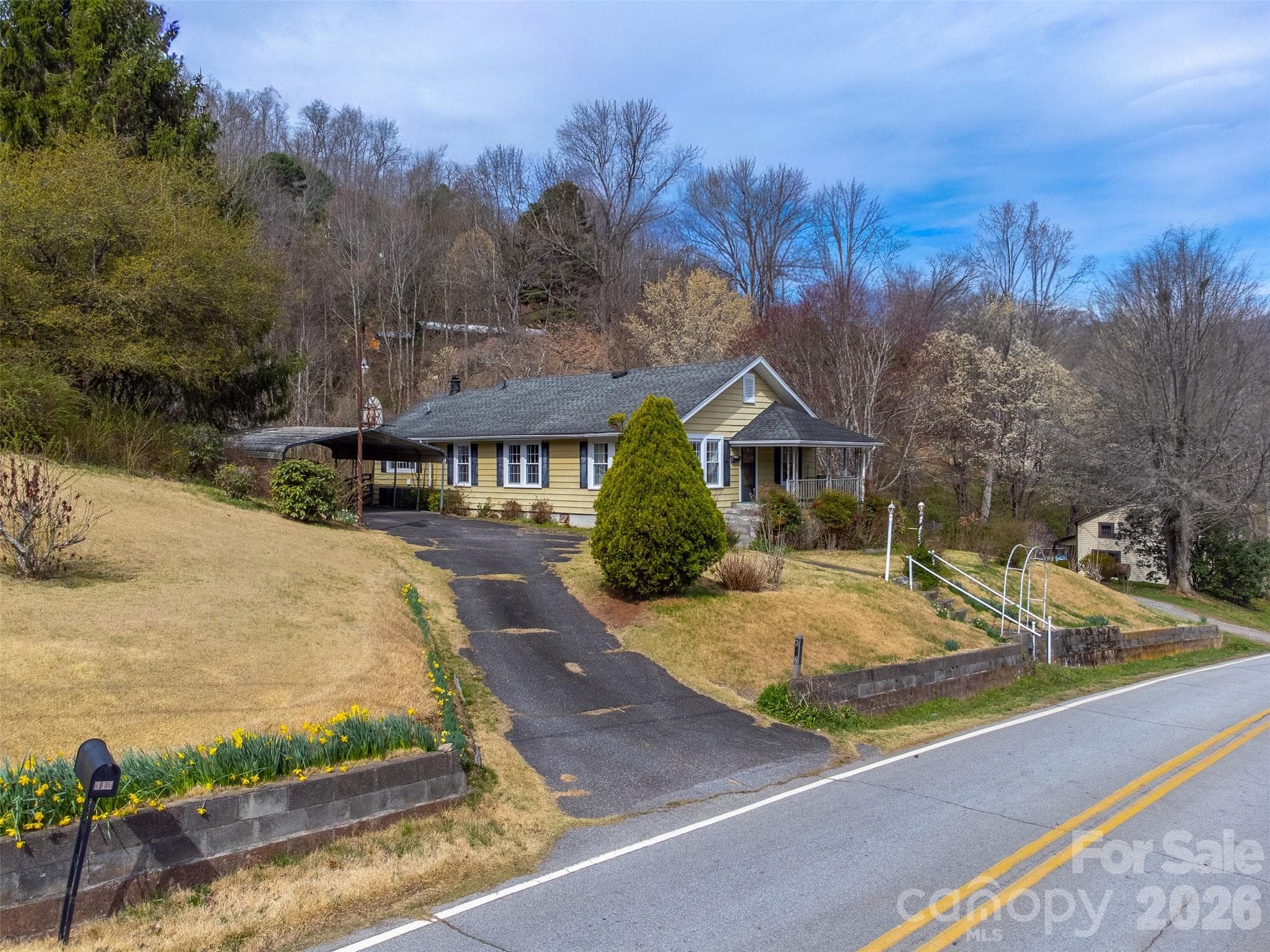 Single Family Residence at Sylva, photo 4 of 47