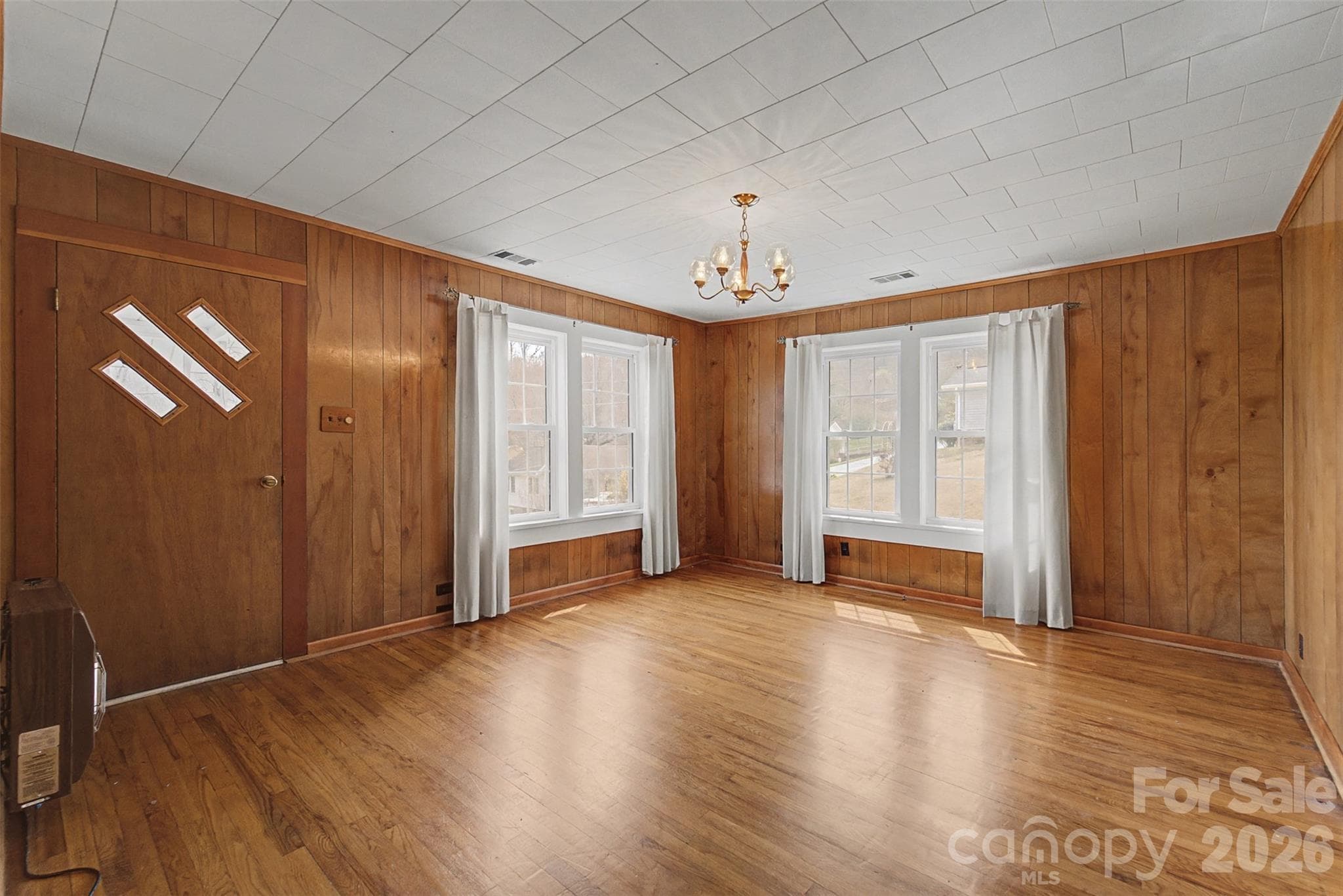 Single Family Residence at Sylva, photo 6 of 47