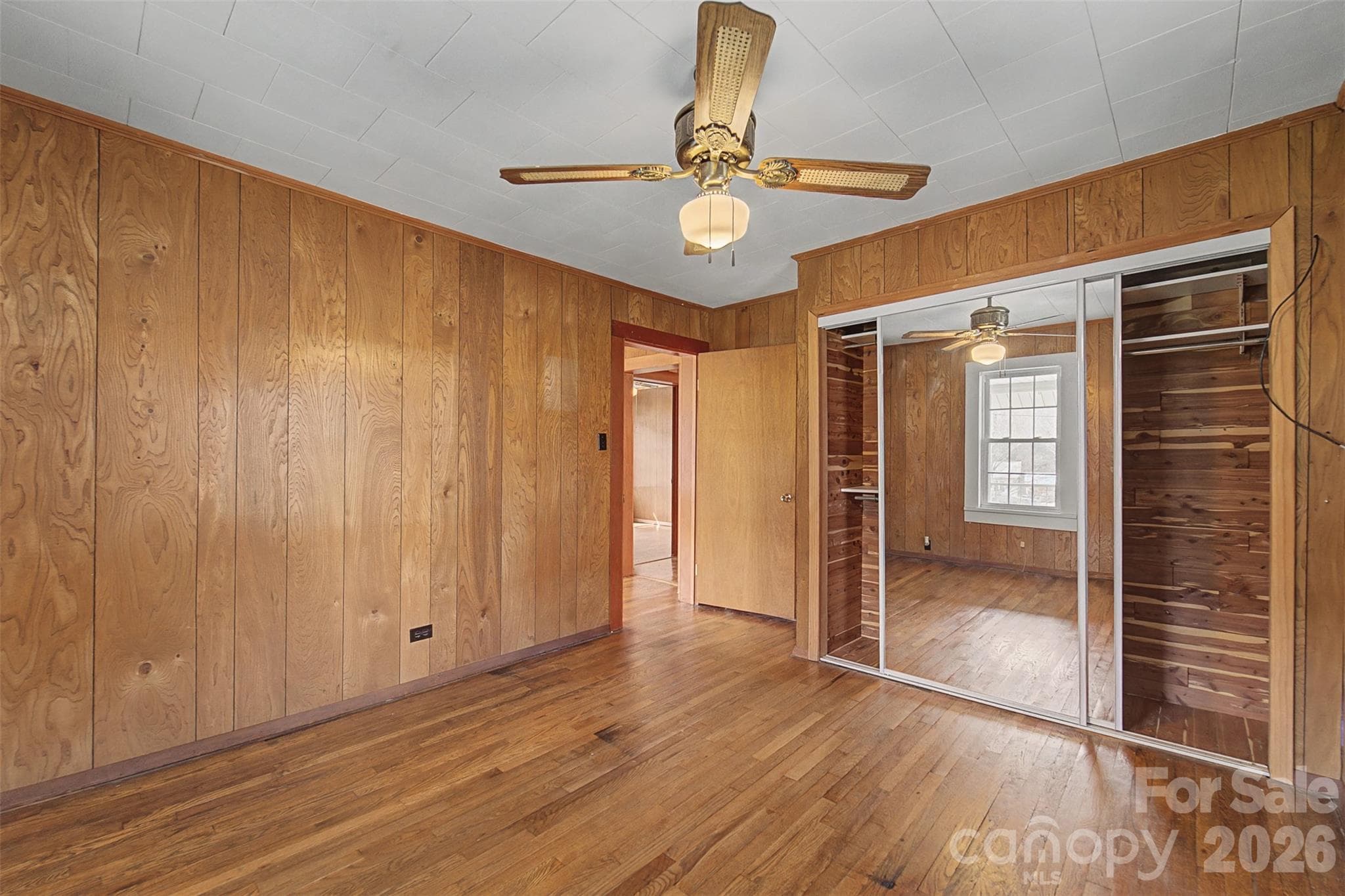 Single Family Residence at Sylva, photo 10 of 47