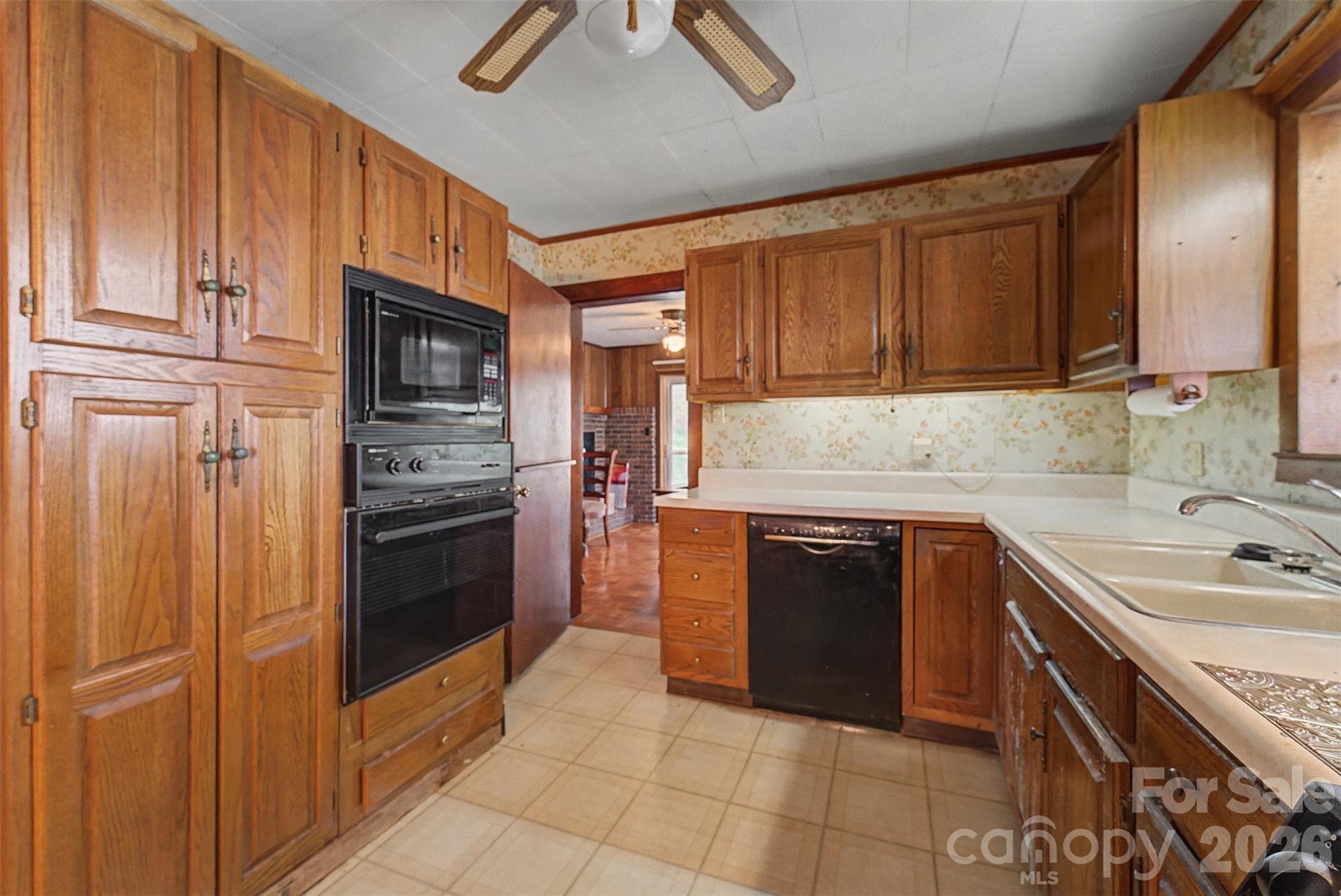 Single Family Residence at Sylva, photo 16 of 47