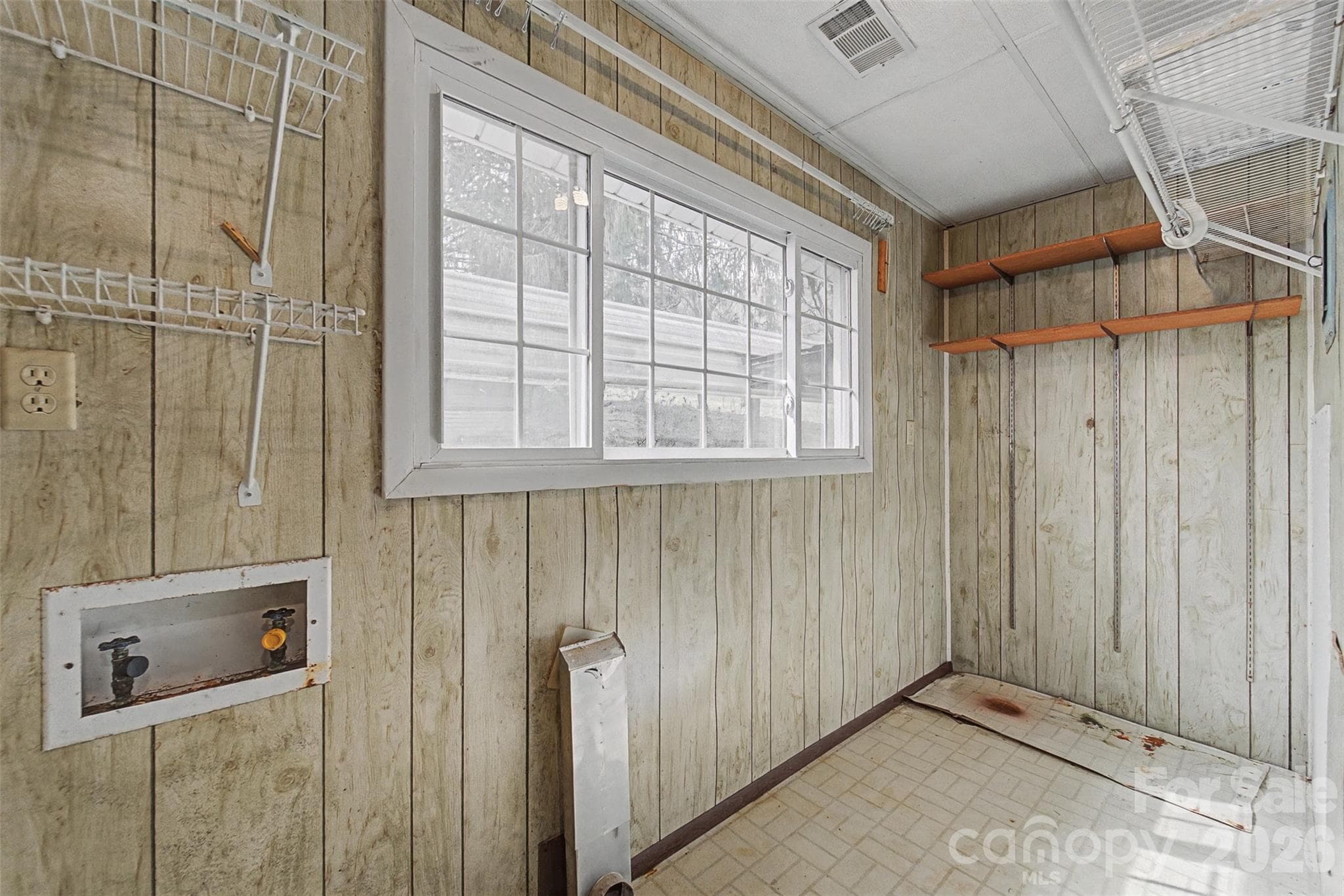 Single Family Residence at Sylva, photo 18 of 47