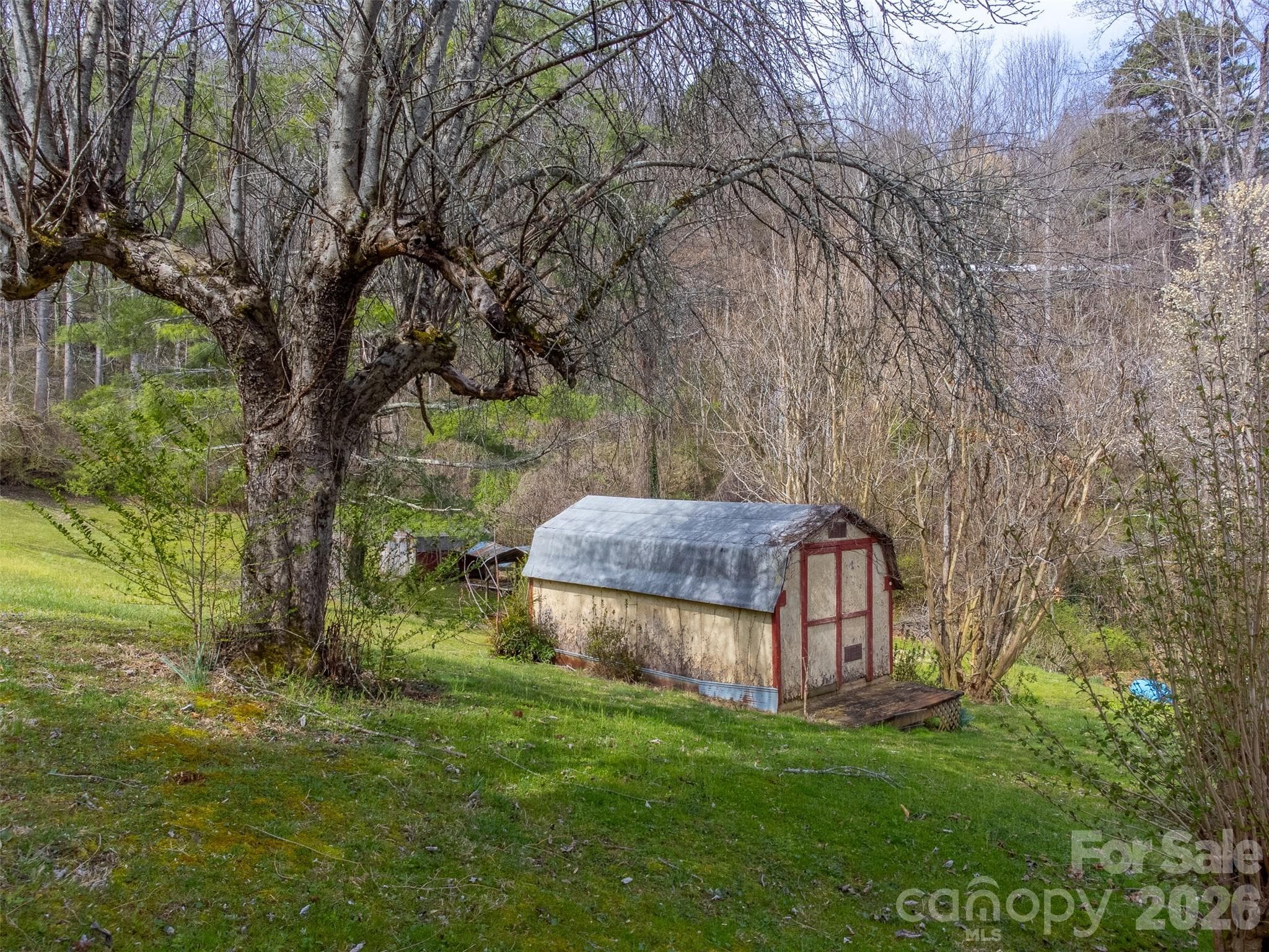 Single Family Residence at Sylva, photo 28 of 47