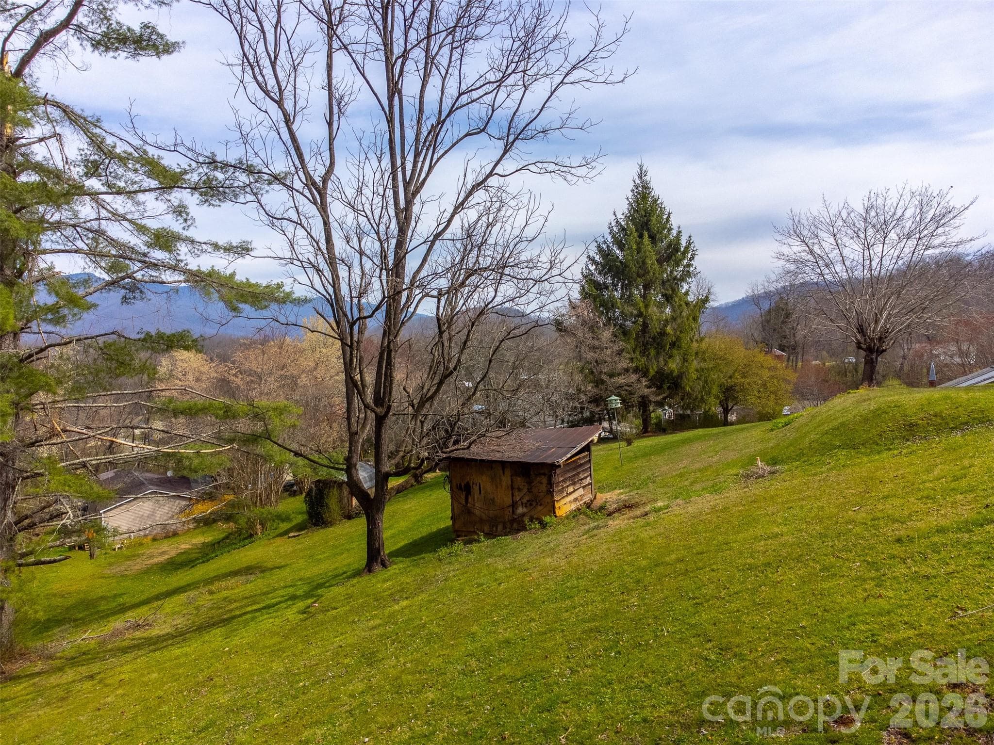 Single Family Residence at Sylva, photo 37 of 47