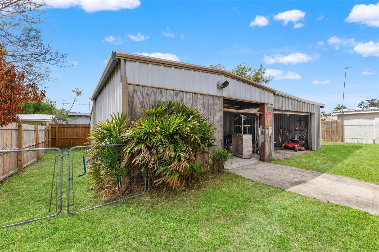 Garage / Storage / Shed / Workshop - 11119 MAHIN LN, RIVERVIEW