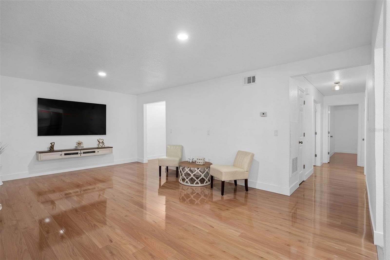 Condominium at 4190 VERSAILLES DR #4190D, ORLANDO, photo 8 of 29