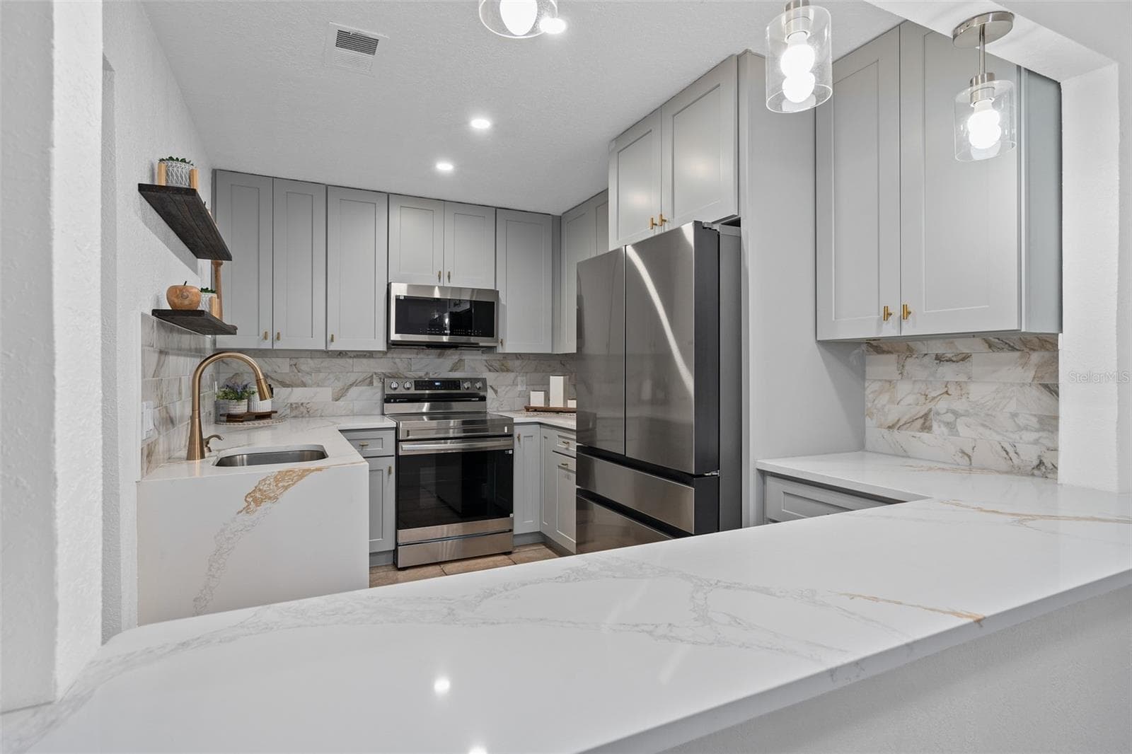 Condominium at 4190 VERSAILLES DR #4190D, ORLANDO, photo 11 of 29