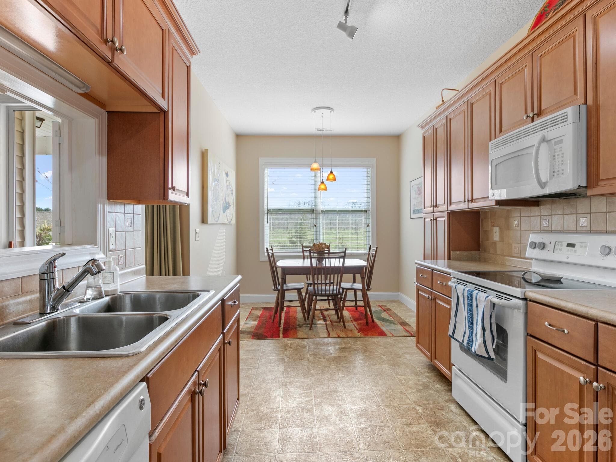 Single Family Residence at 7 Eagle Creek Trail S, Flat Rock, photo 10 of 29