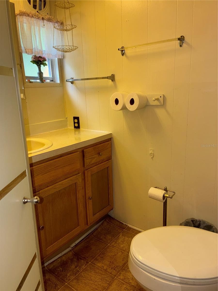 Additional aspect of the main bathroom. - 24533 PINK PANTHER RD, PAISLEY