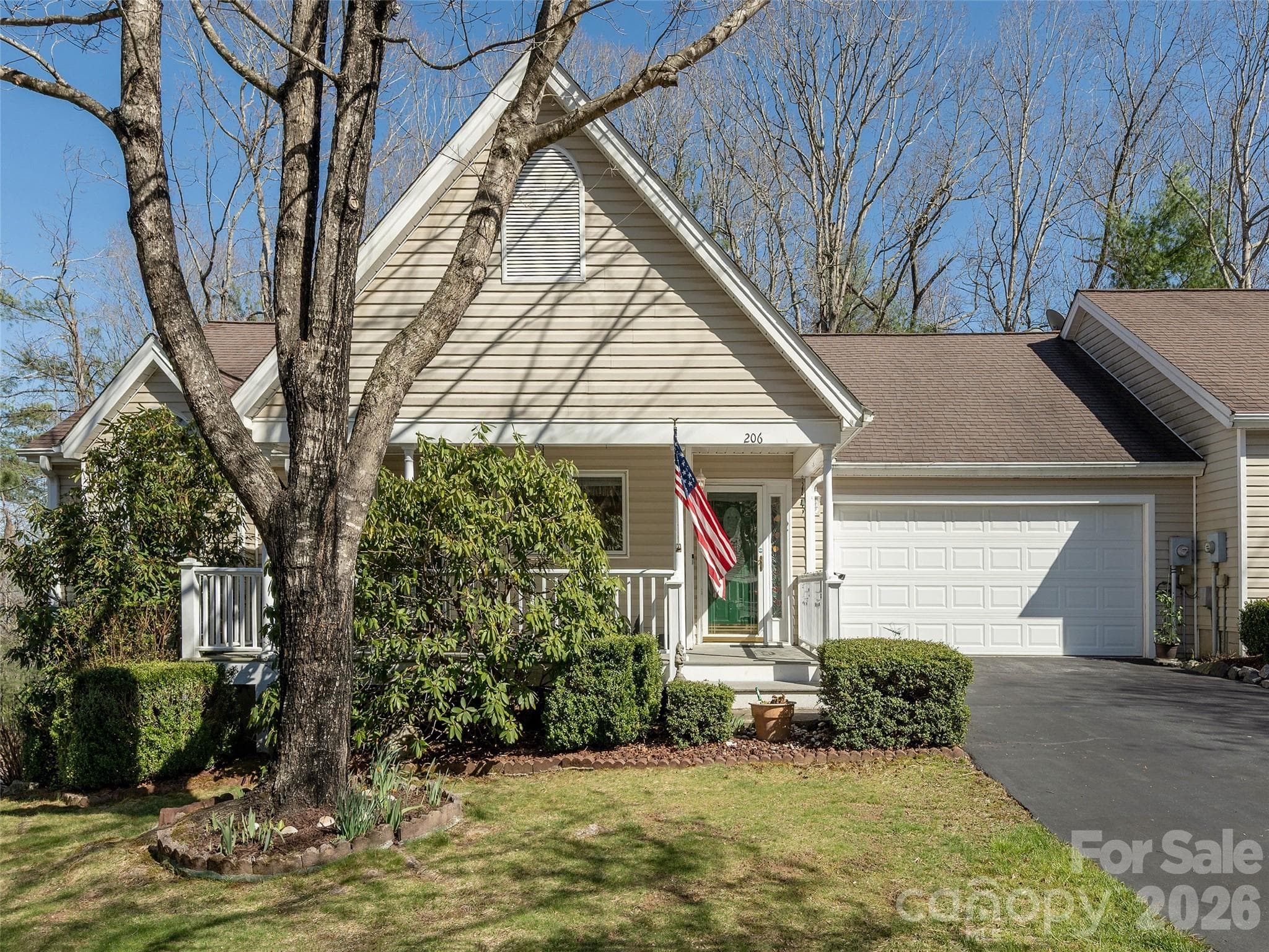 Townhouse at Hendersonville, photo 2 of 37